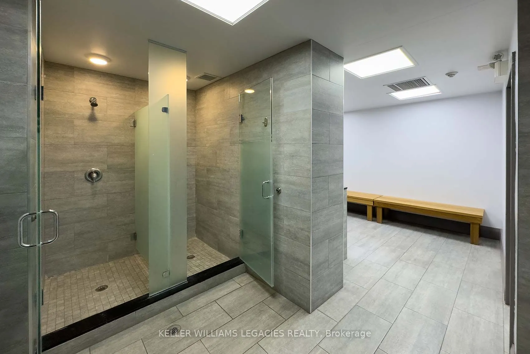 7 Bishop Avenue, #1601