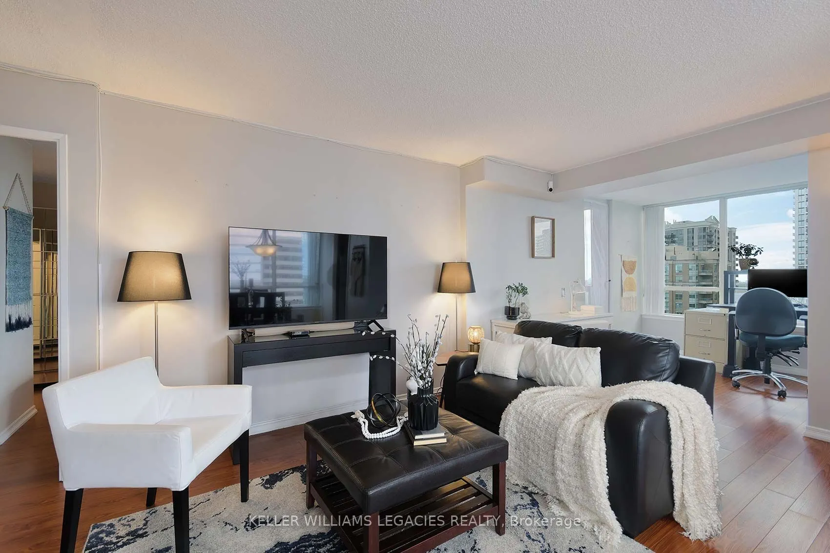 7 Bishop Avenue, #1601