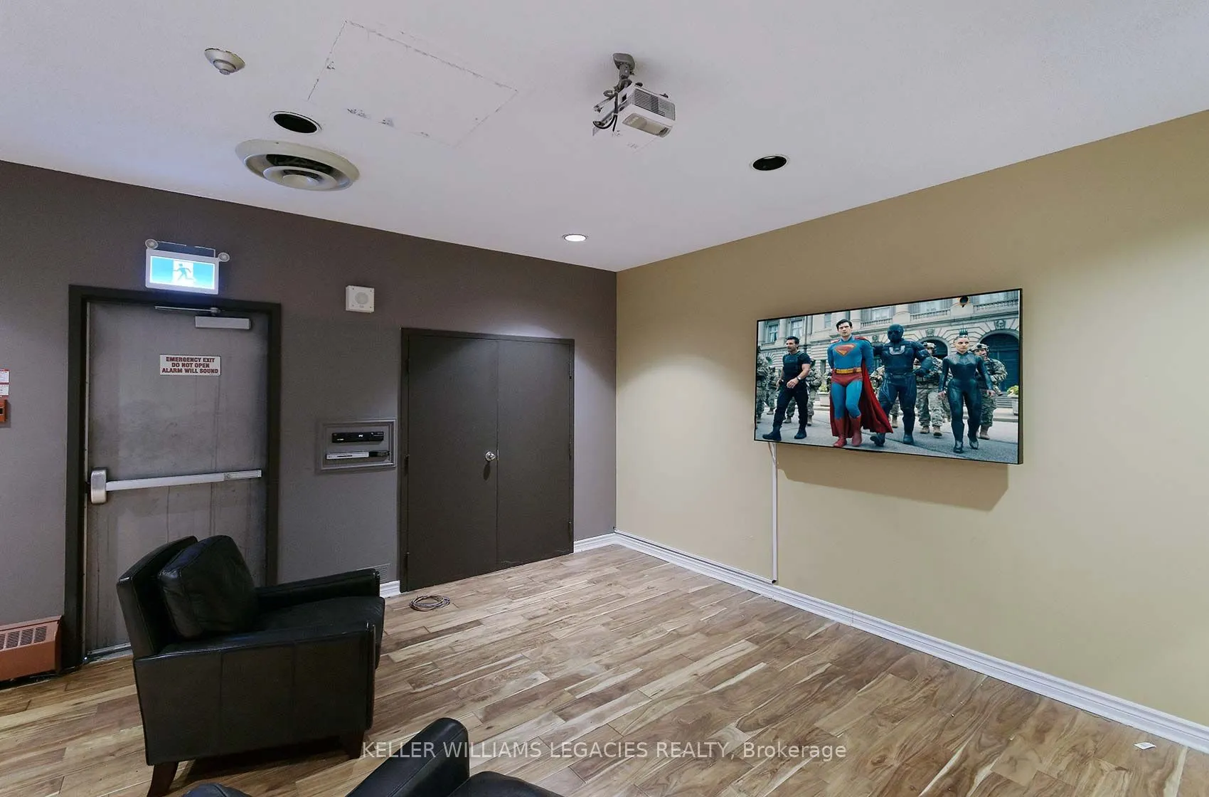 7 Bishop Avenue, #1601