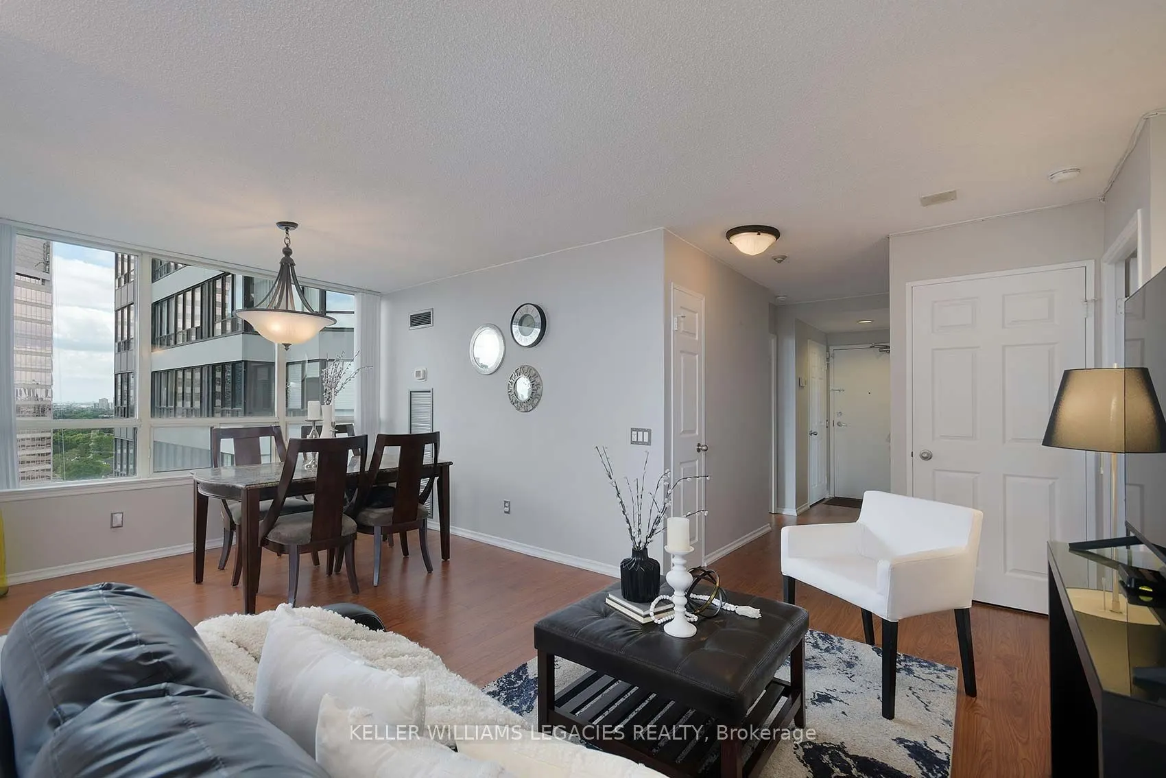 7 Bishop Avenue, #1601