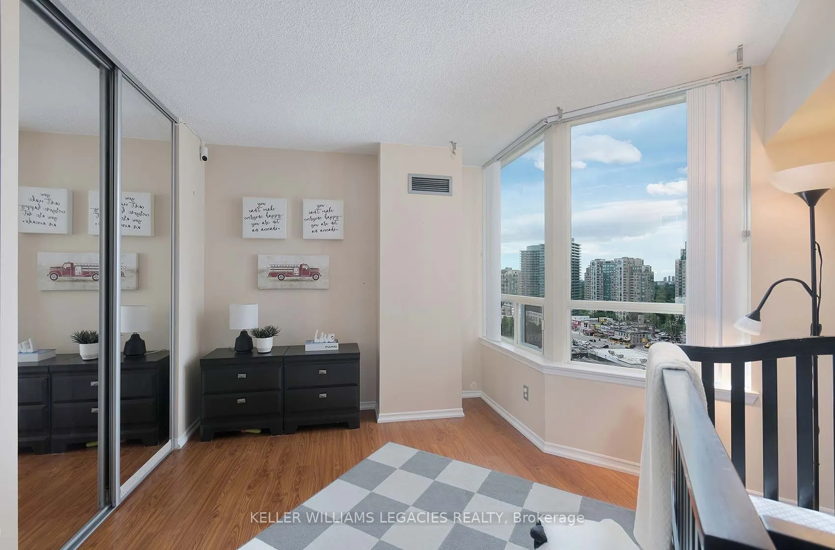 7 Bishop Avenue, #1601
