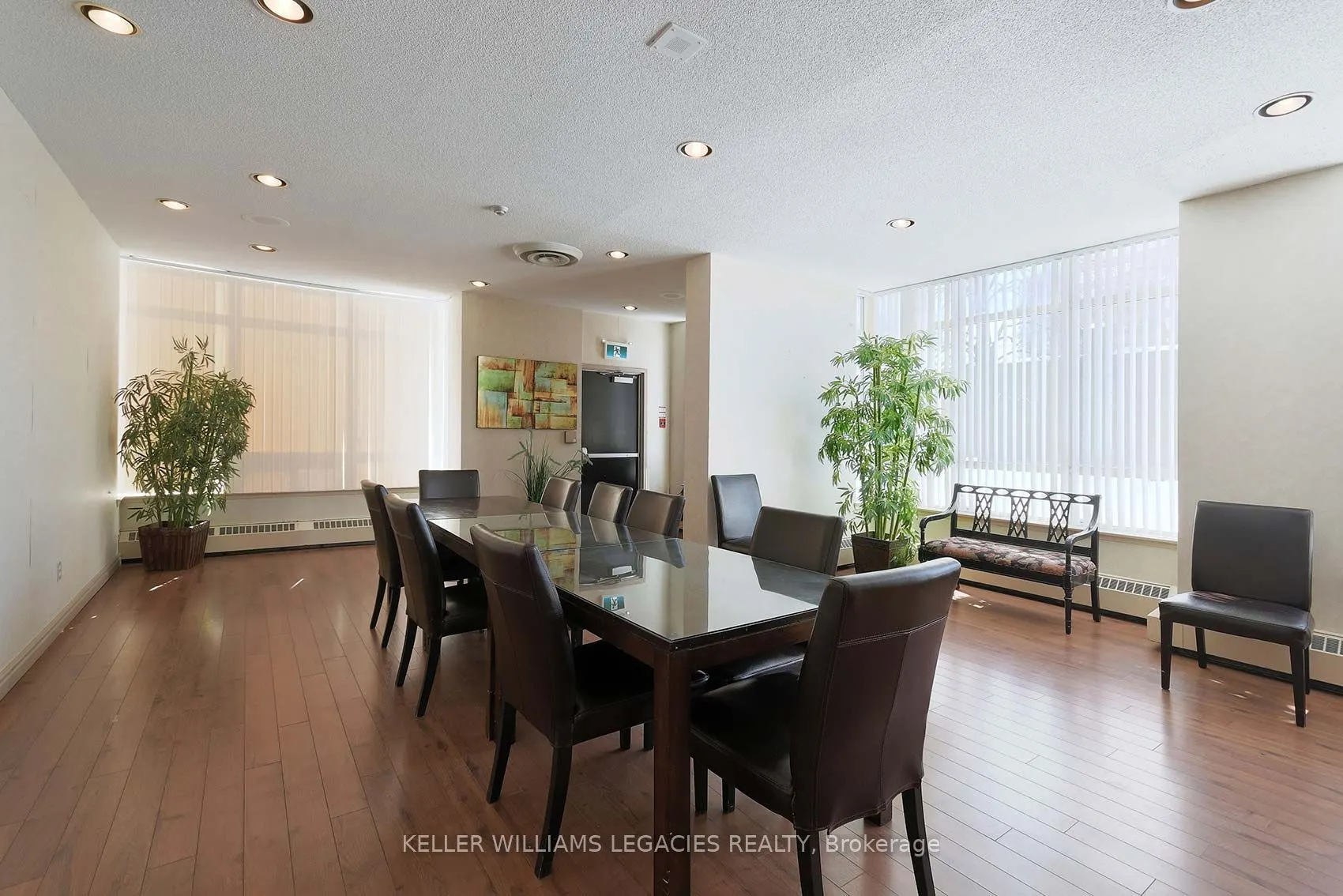 7 Bishop Avenue, #1601