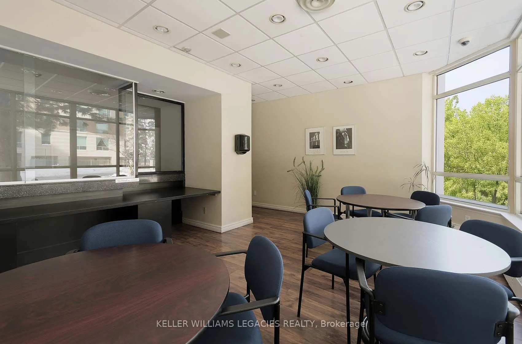 7 Bishop Avenue, #1601