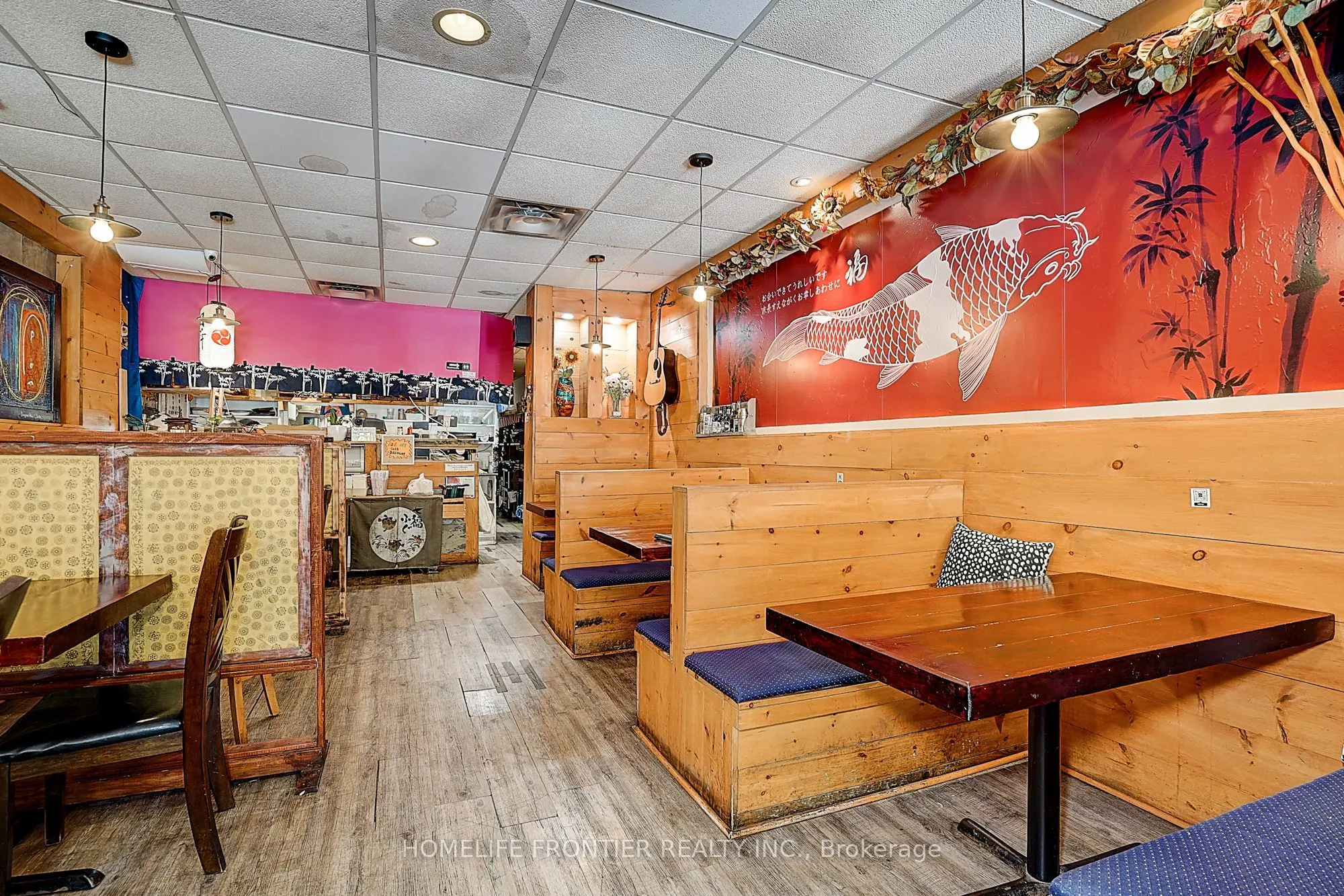 482 Bloor Street W