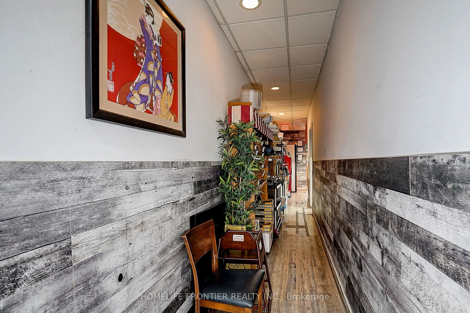 482 Bloor Street W