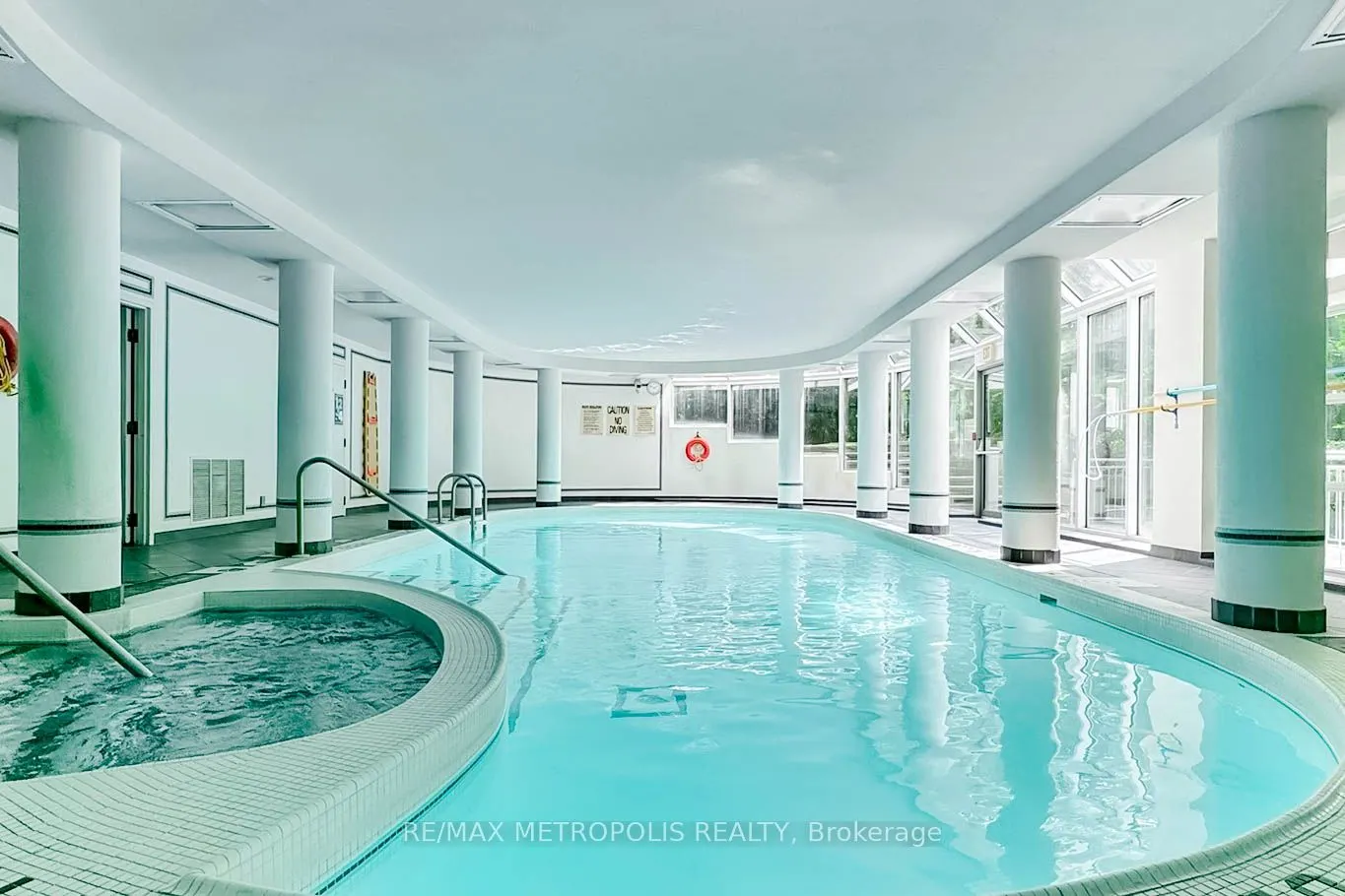 1 Watergarden Way, #201