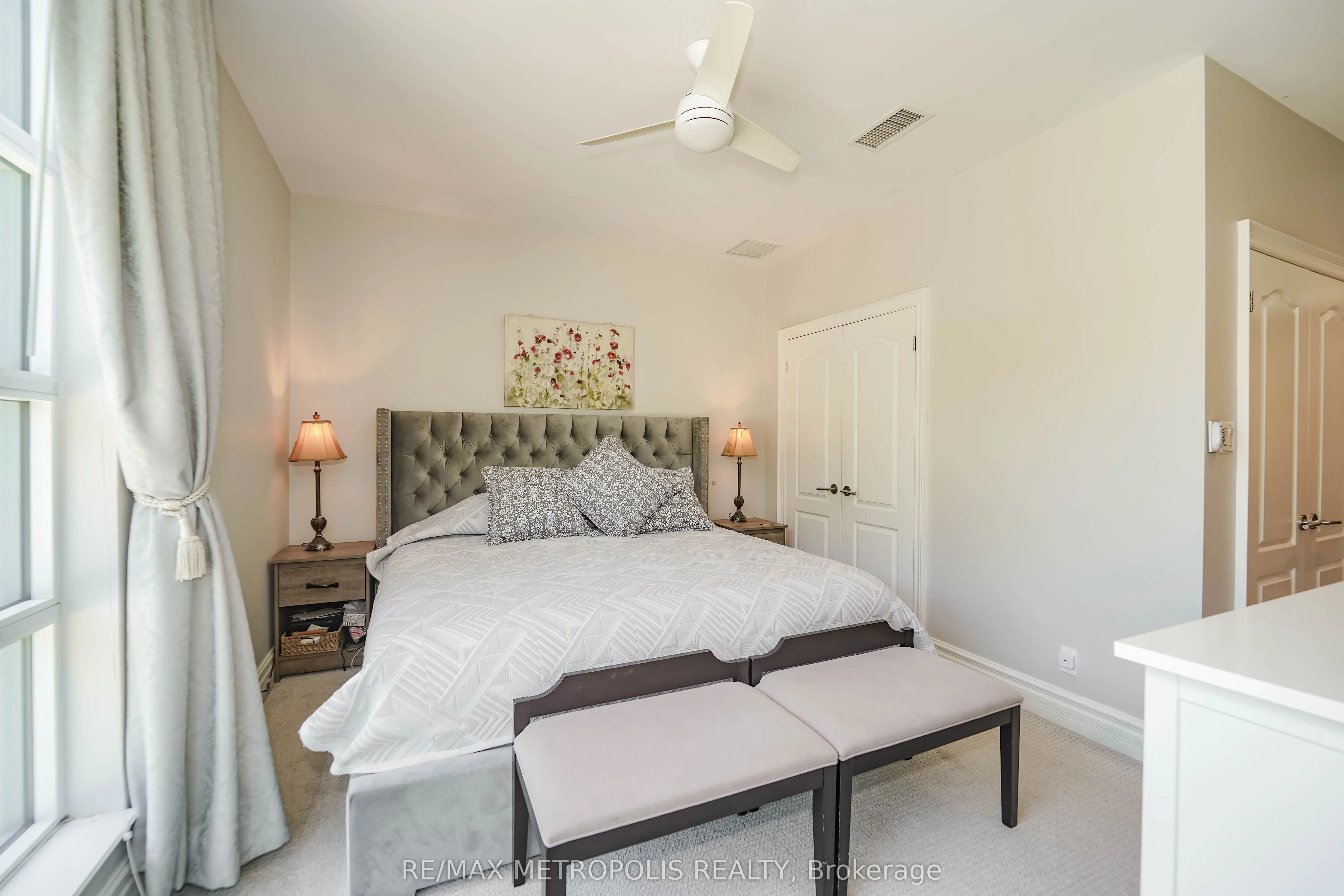 1 Watergarden Way, #201