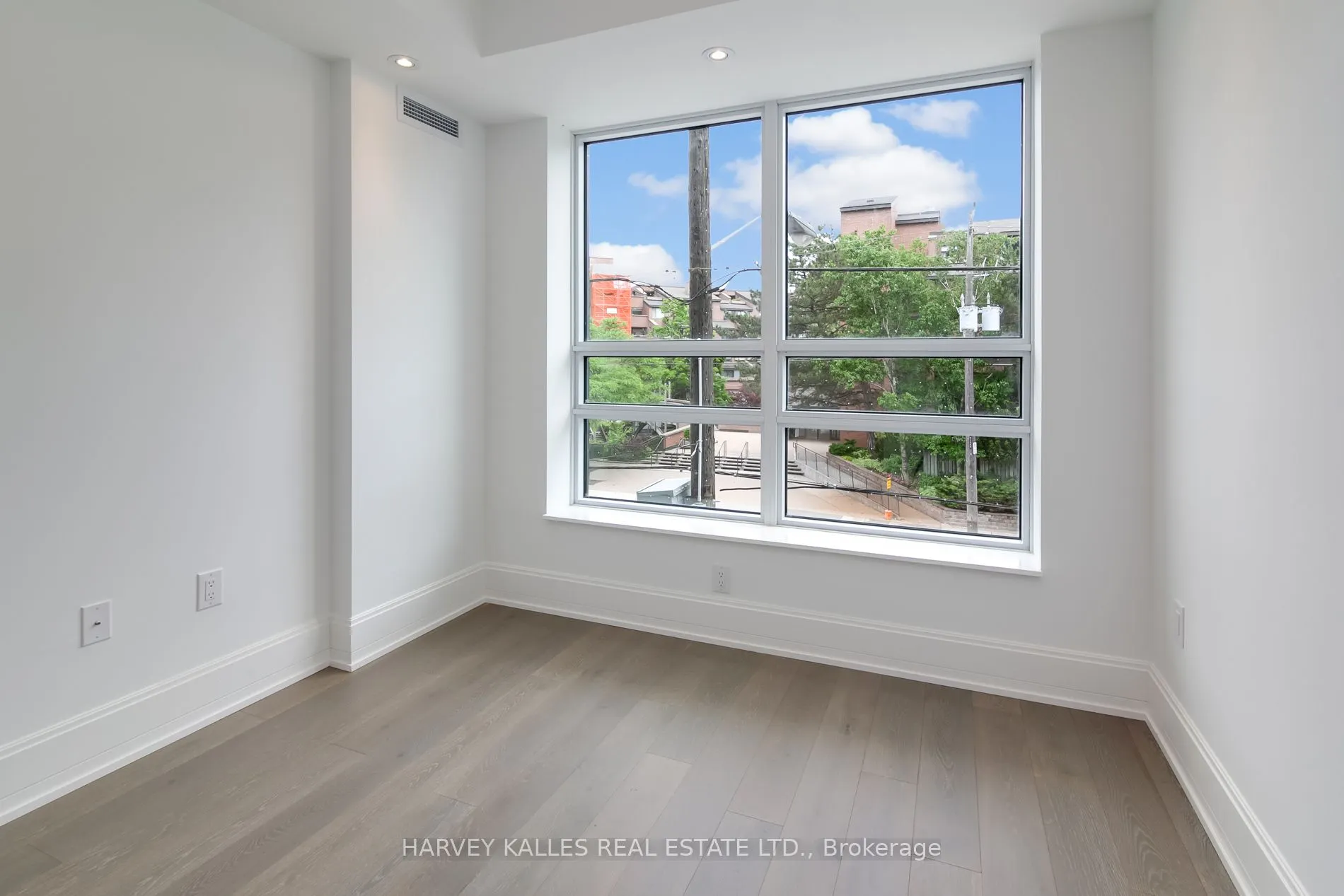 355 Bedford Park, #205