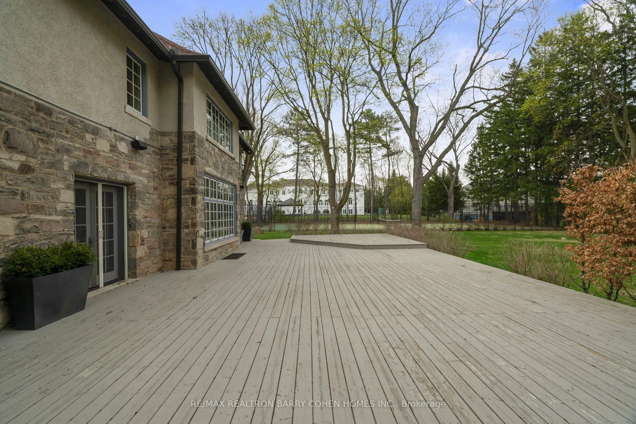 15 Park Lane Circle