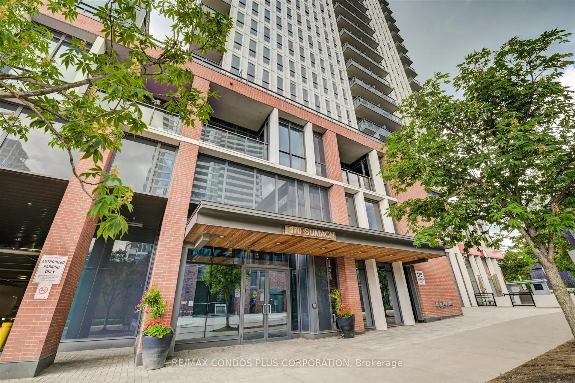 170 Sumach Street, #1407