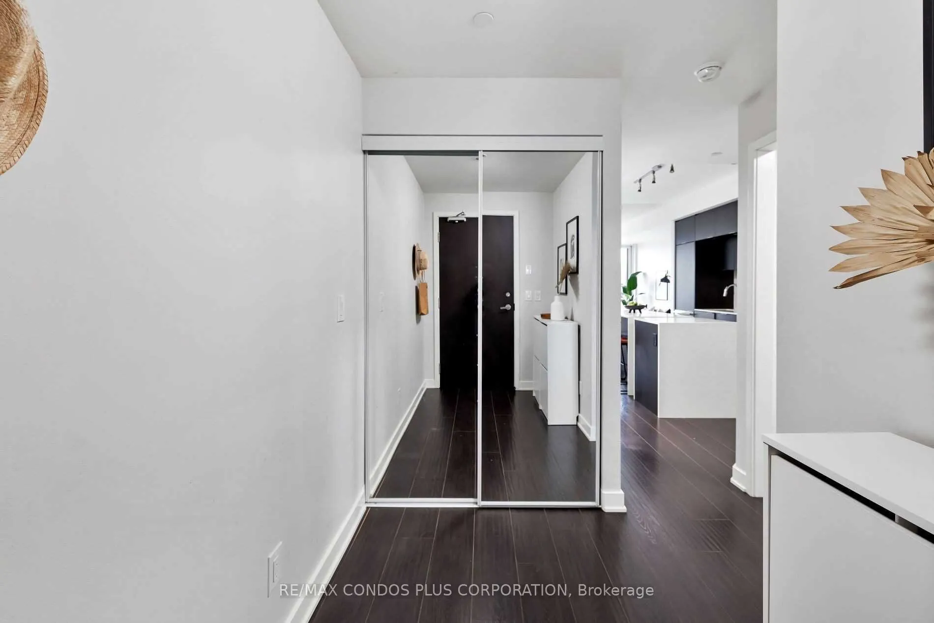 170 Sumach Street, #1407