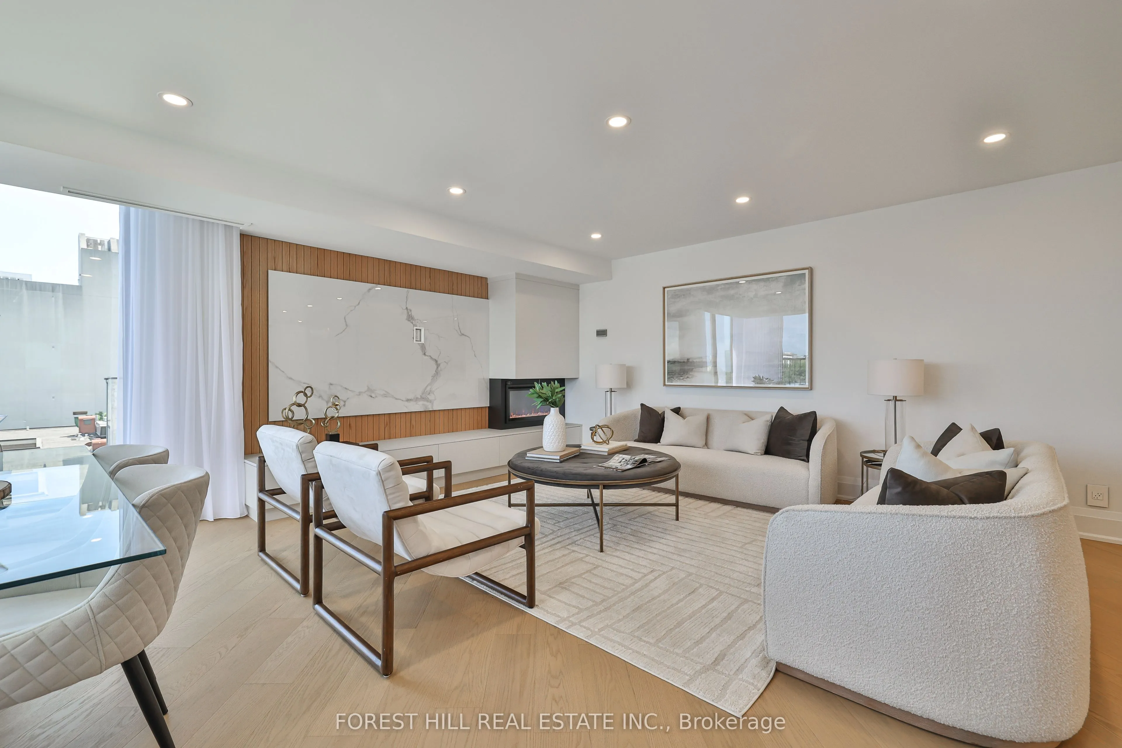 447 Walmer Road, #808