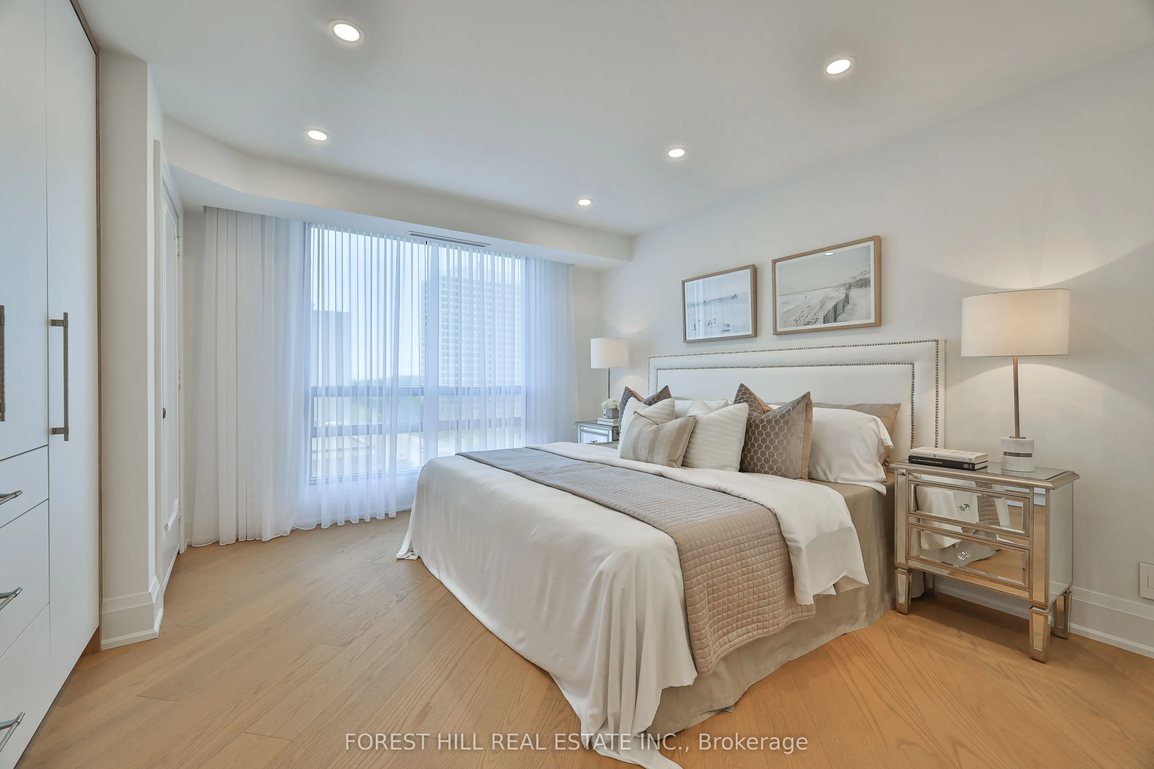 447 Walmer Road, #808