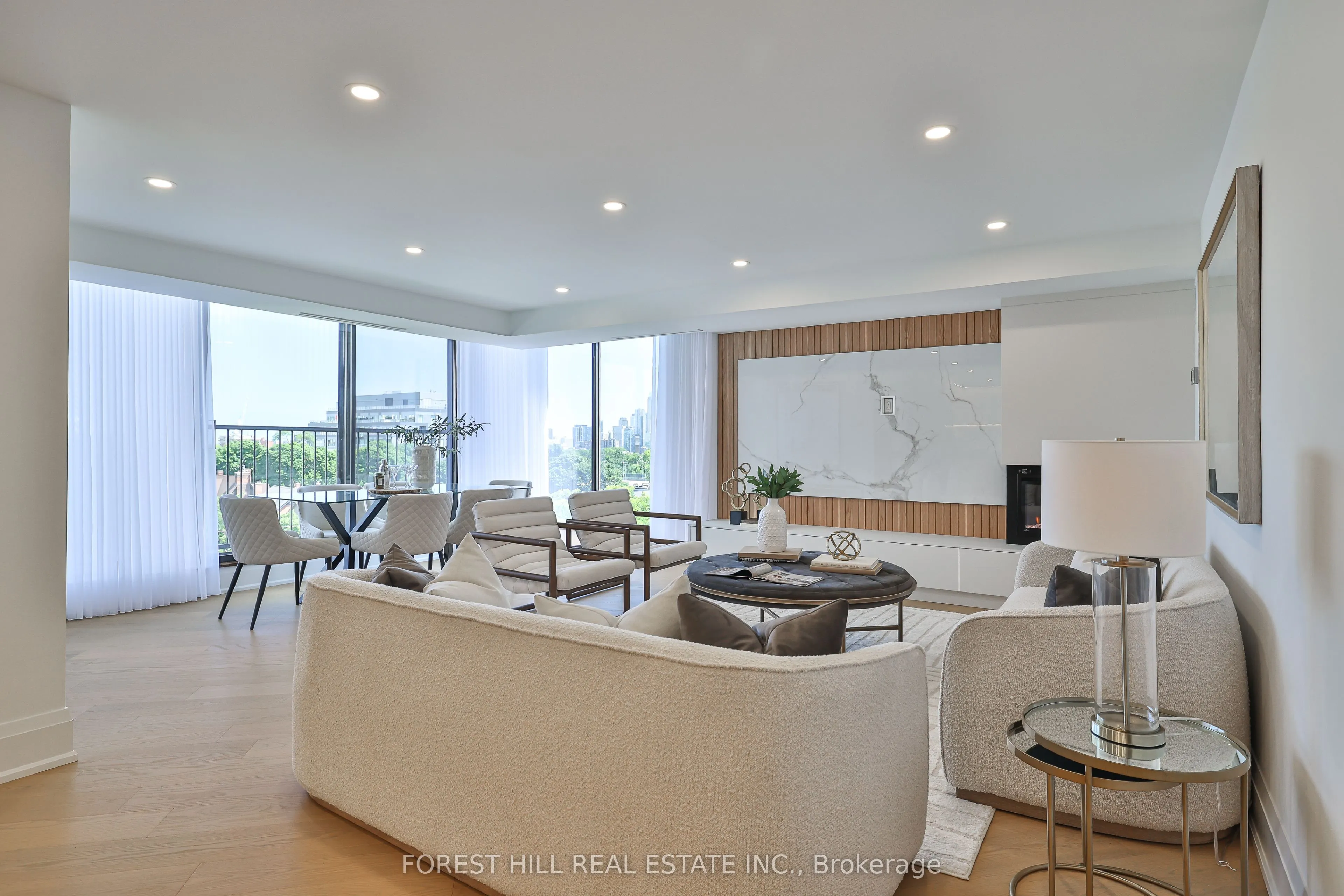 447 Walmer Road, #808