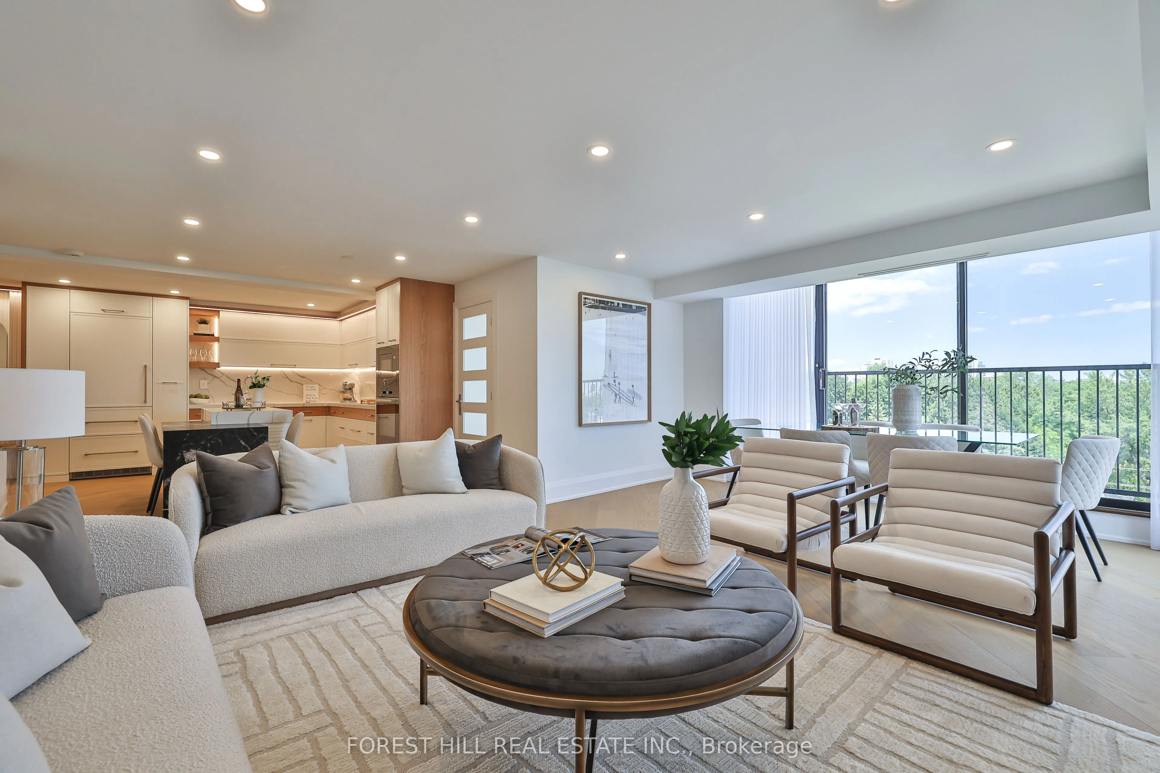 447 Walmer Road, #808