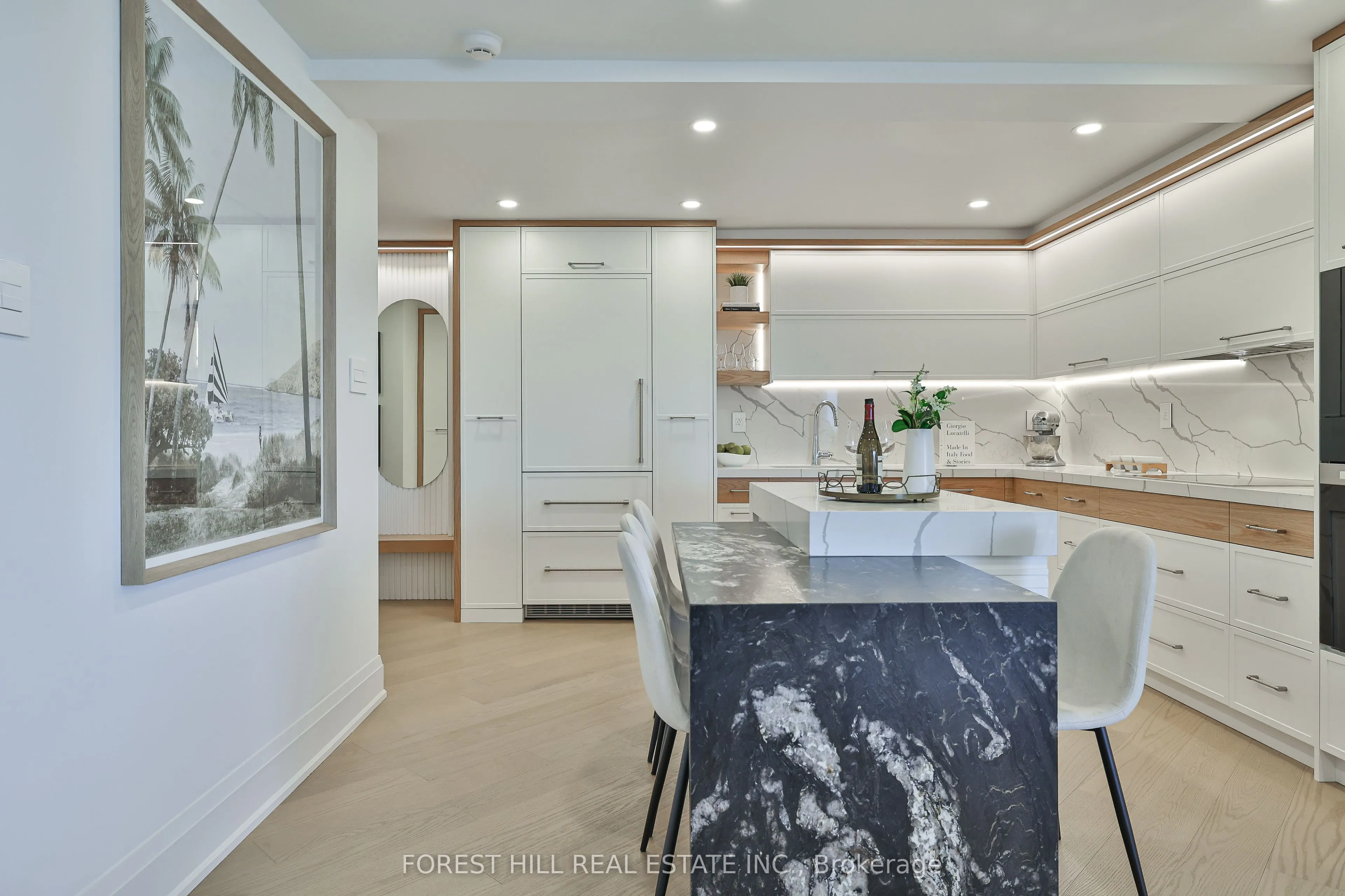 447 Walmer Road, #808