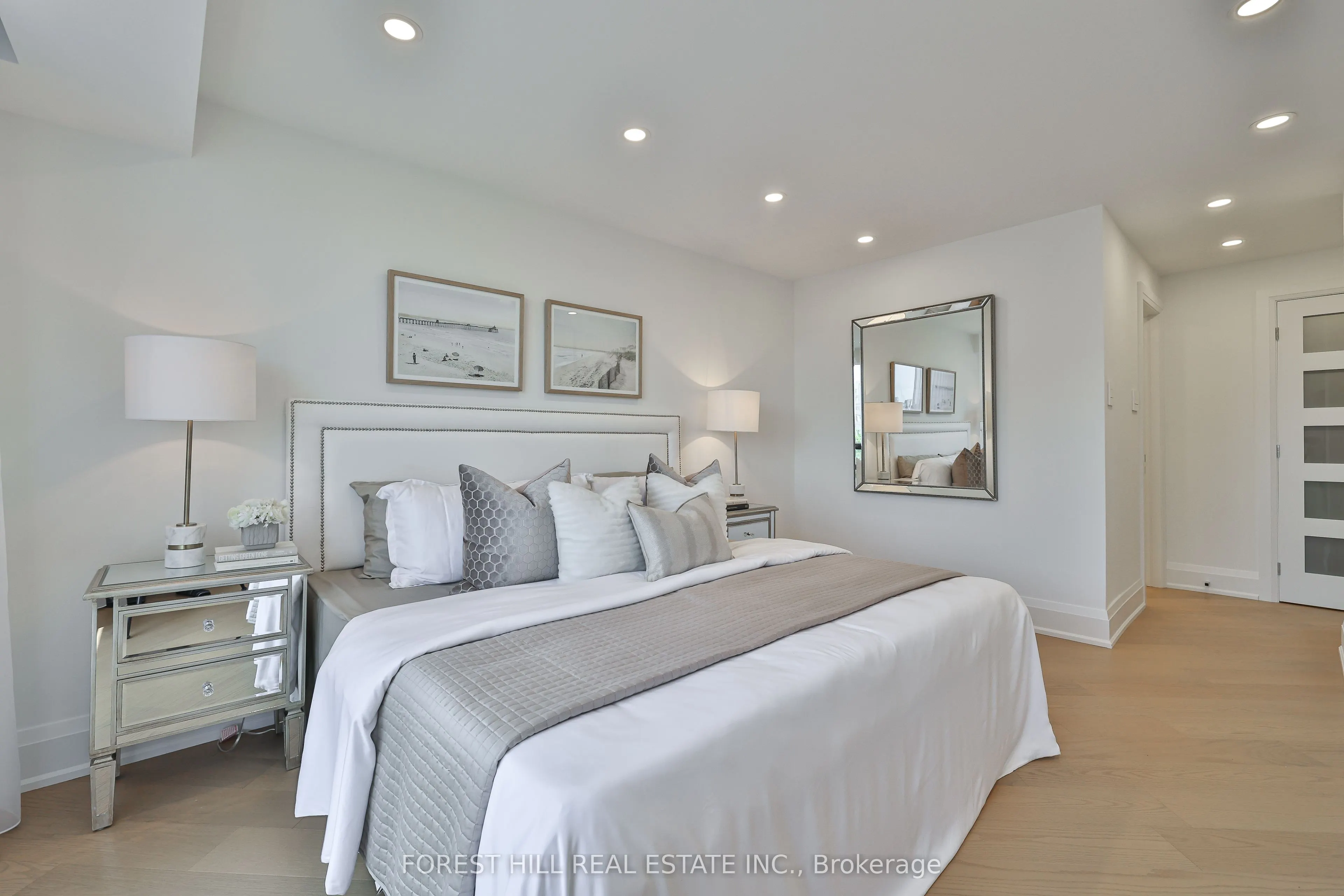 447 Walmer Road, #808