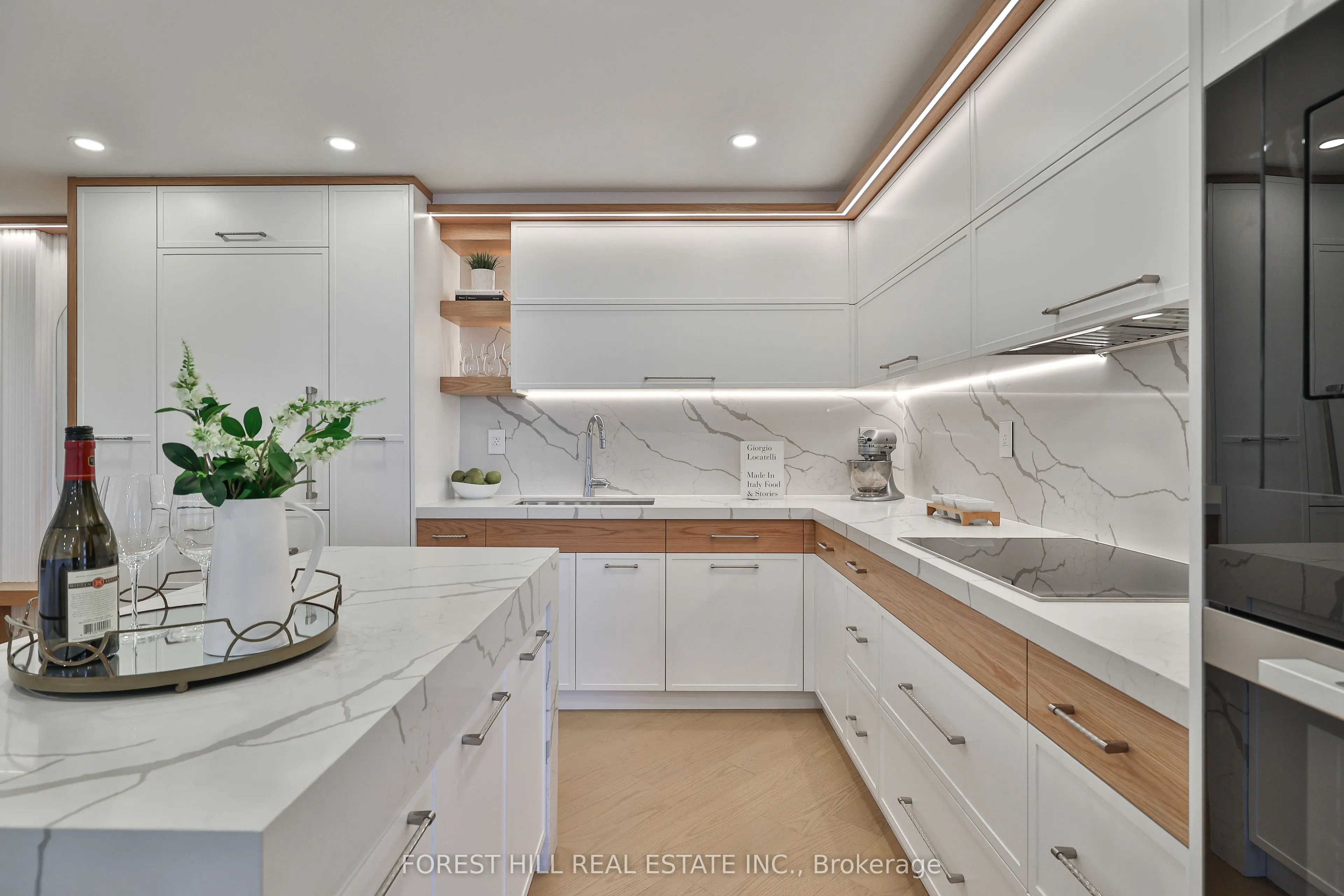 447 Walmer Road, #808