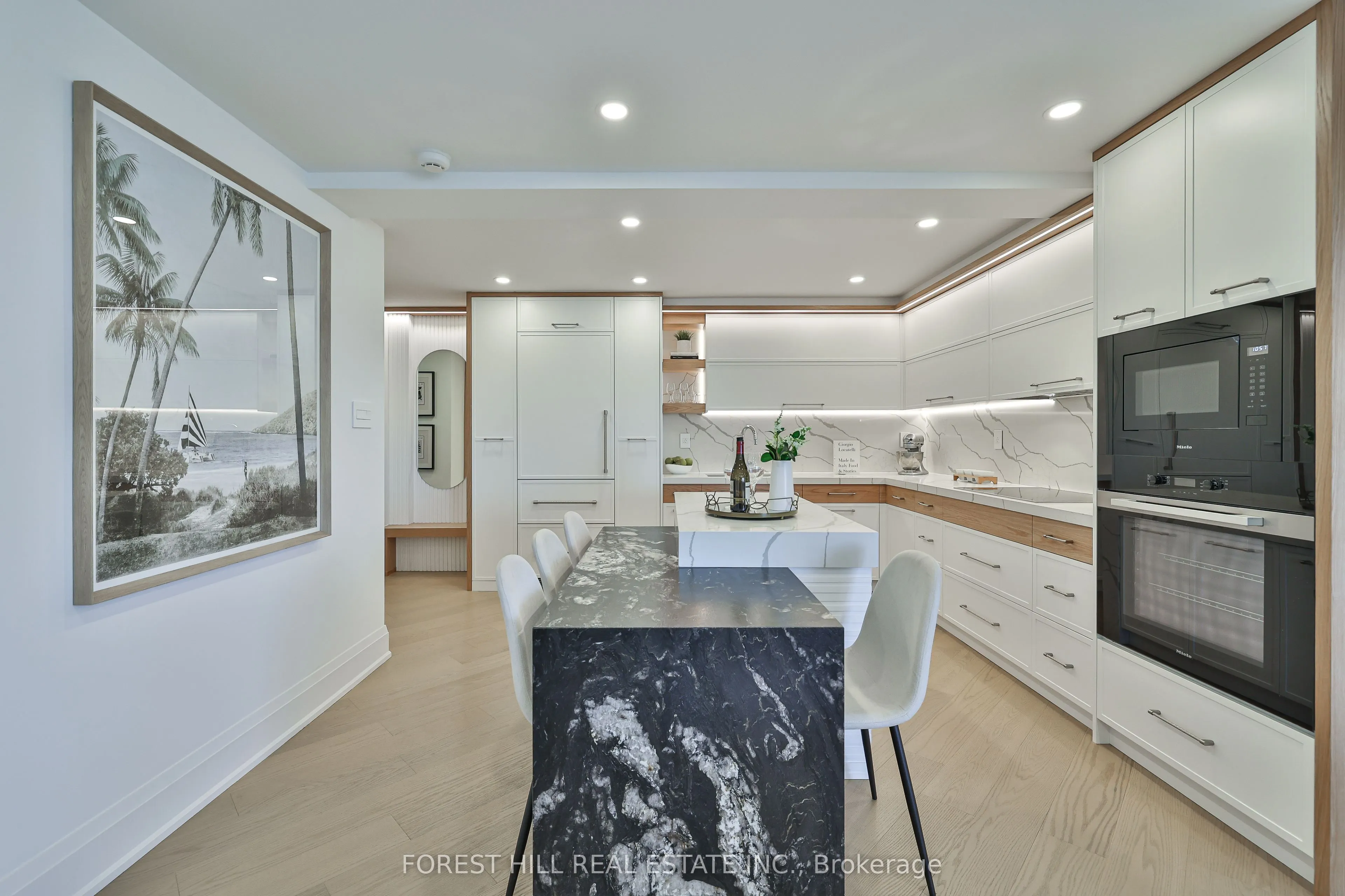 447 Walmer Road, #808