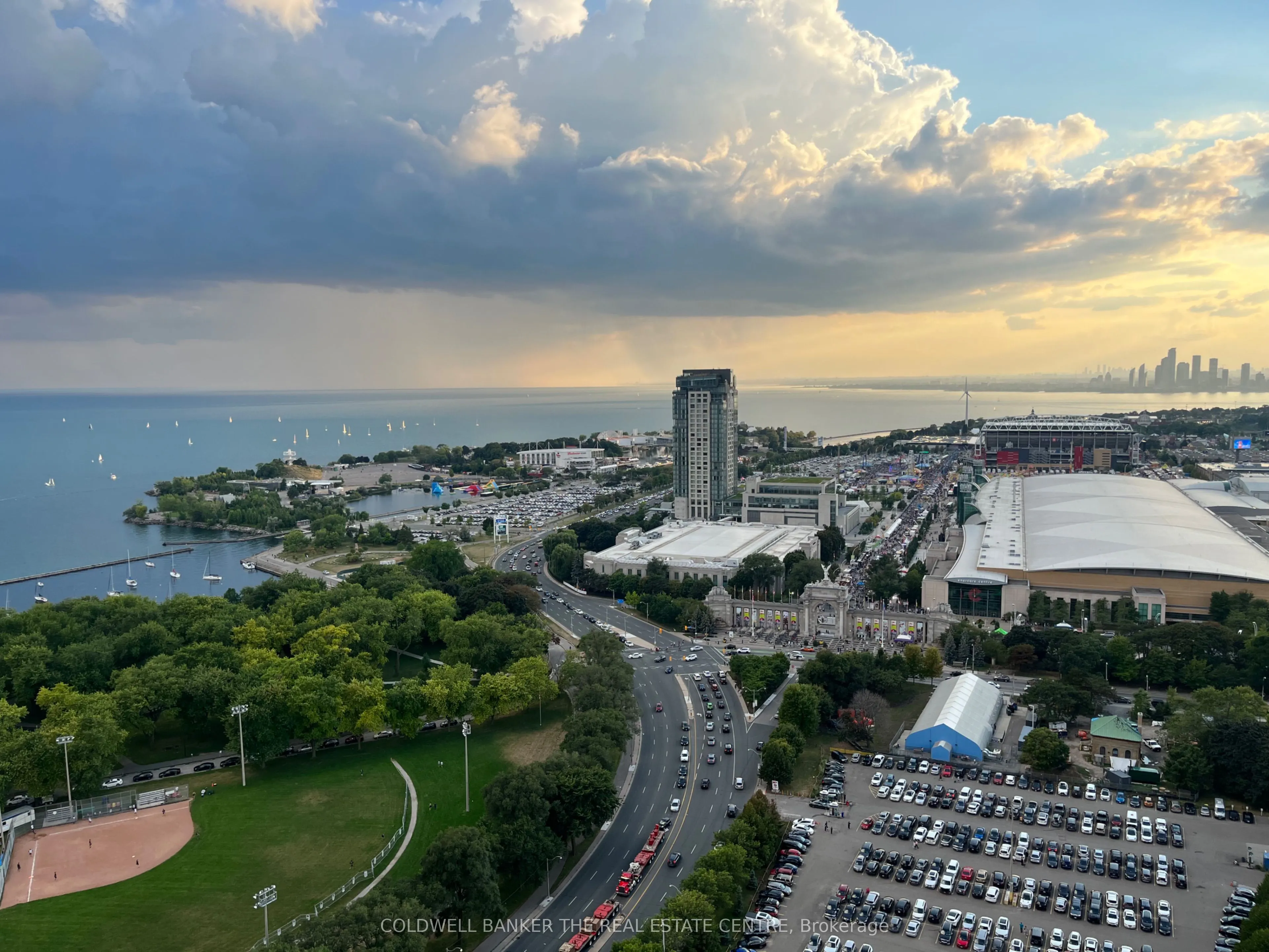 219 Fort York Boulevard, #2901