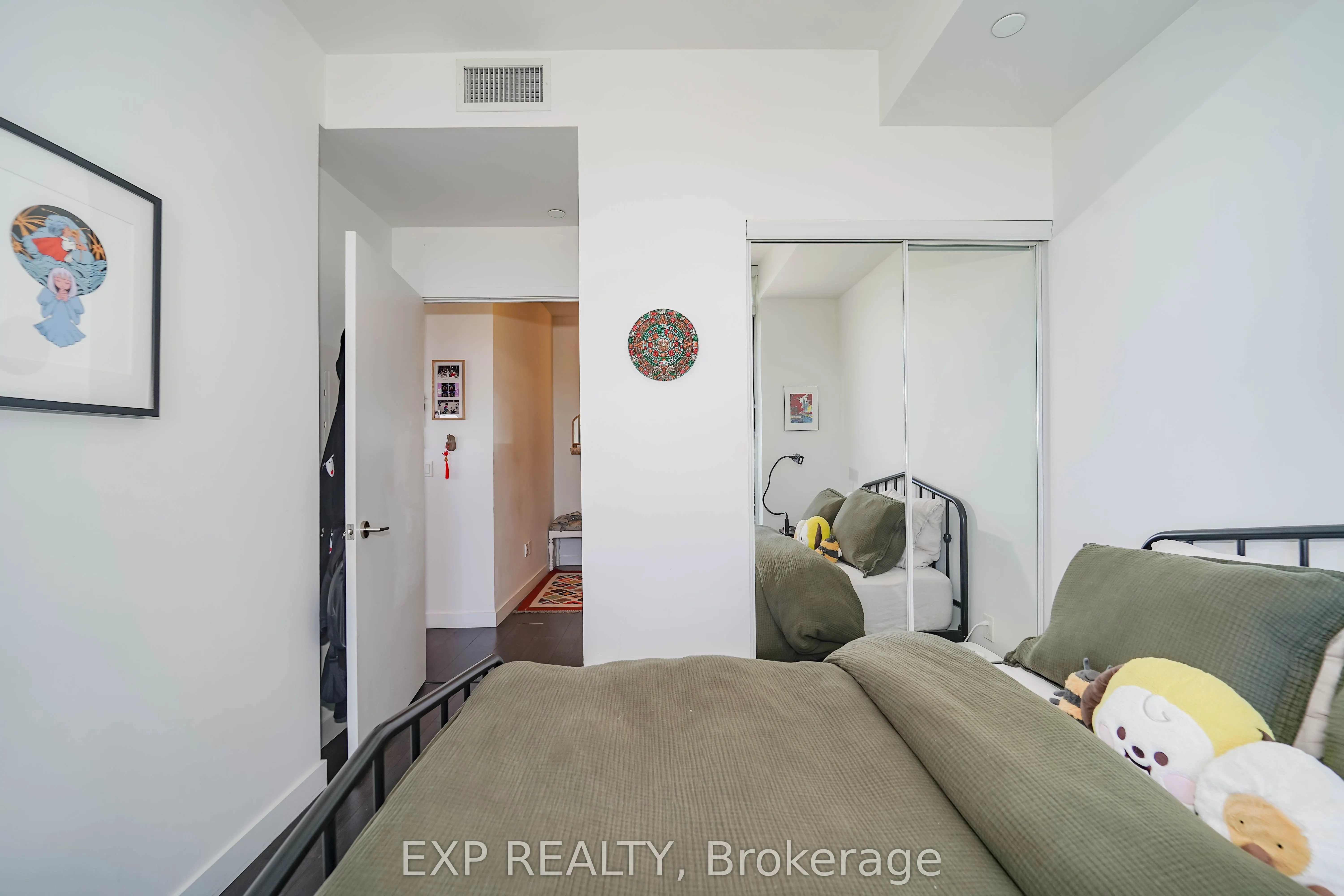 8 Eglinton Avenue E, #5505