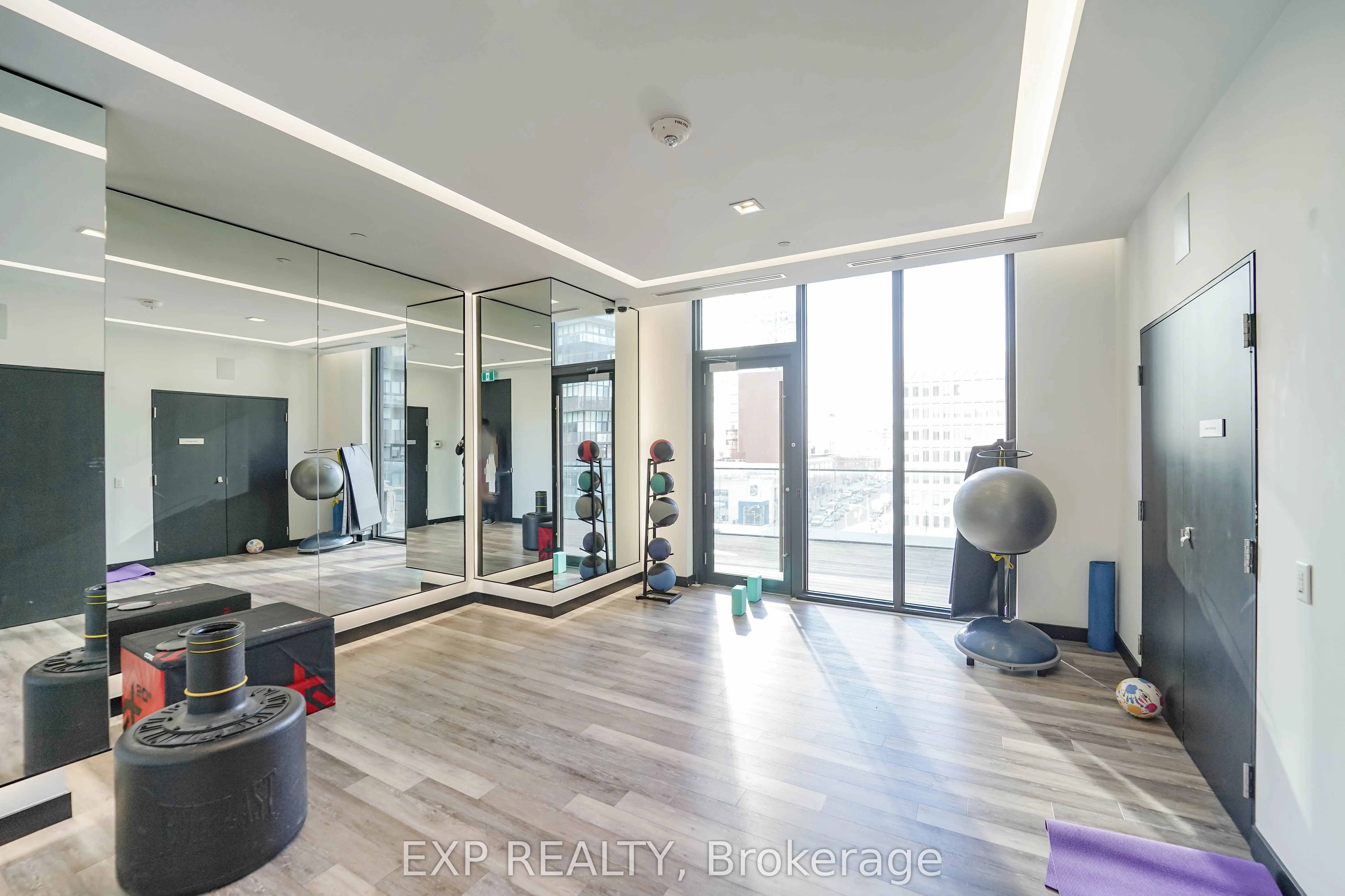 8 Eglinton Avenue E, #5505