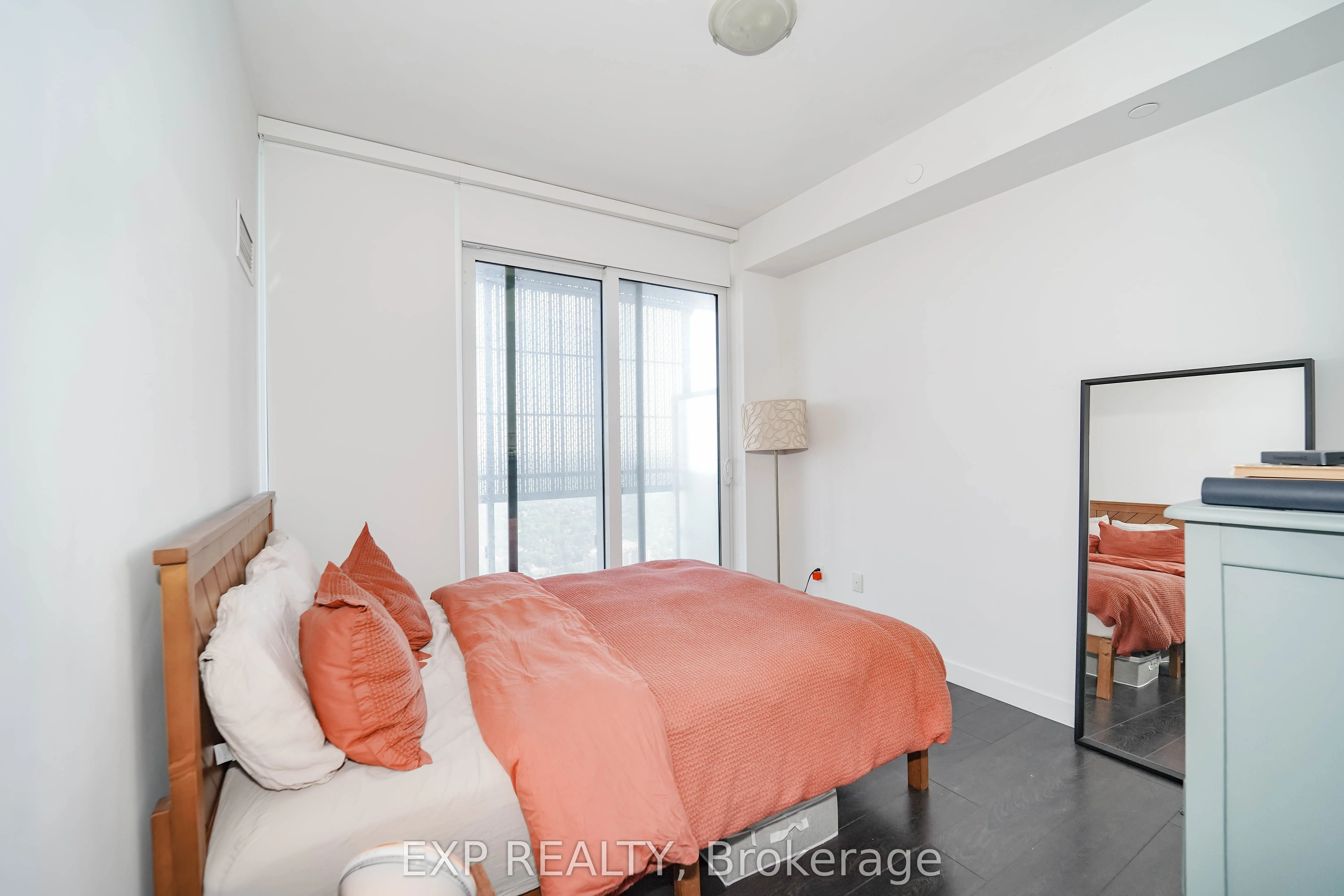 8 Eglinton Avenue E, #5505