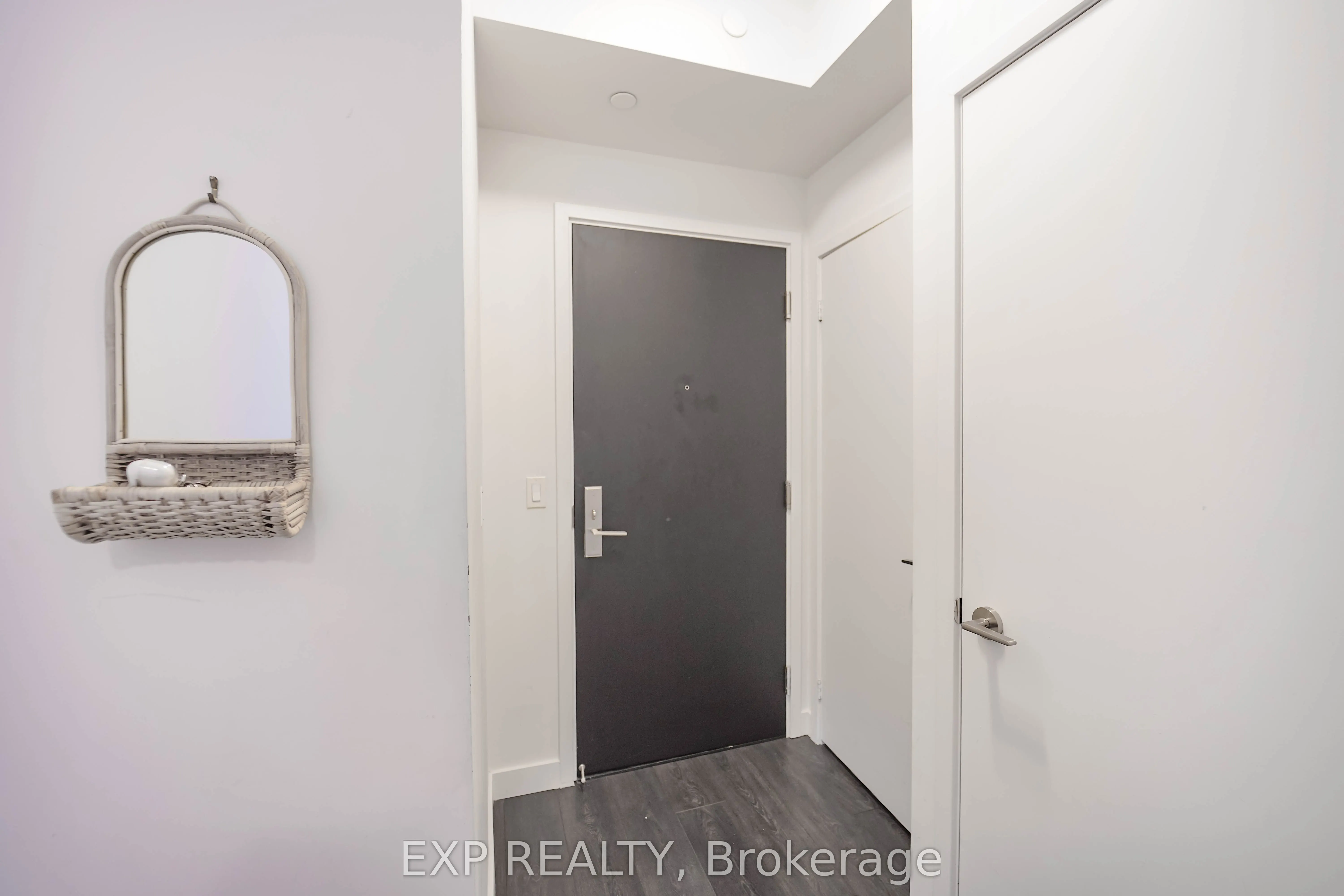 8 Eglinton Avenue E, #5505