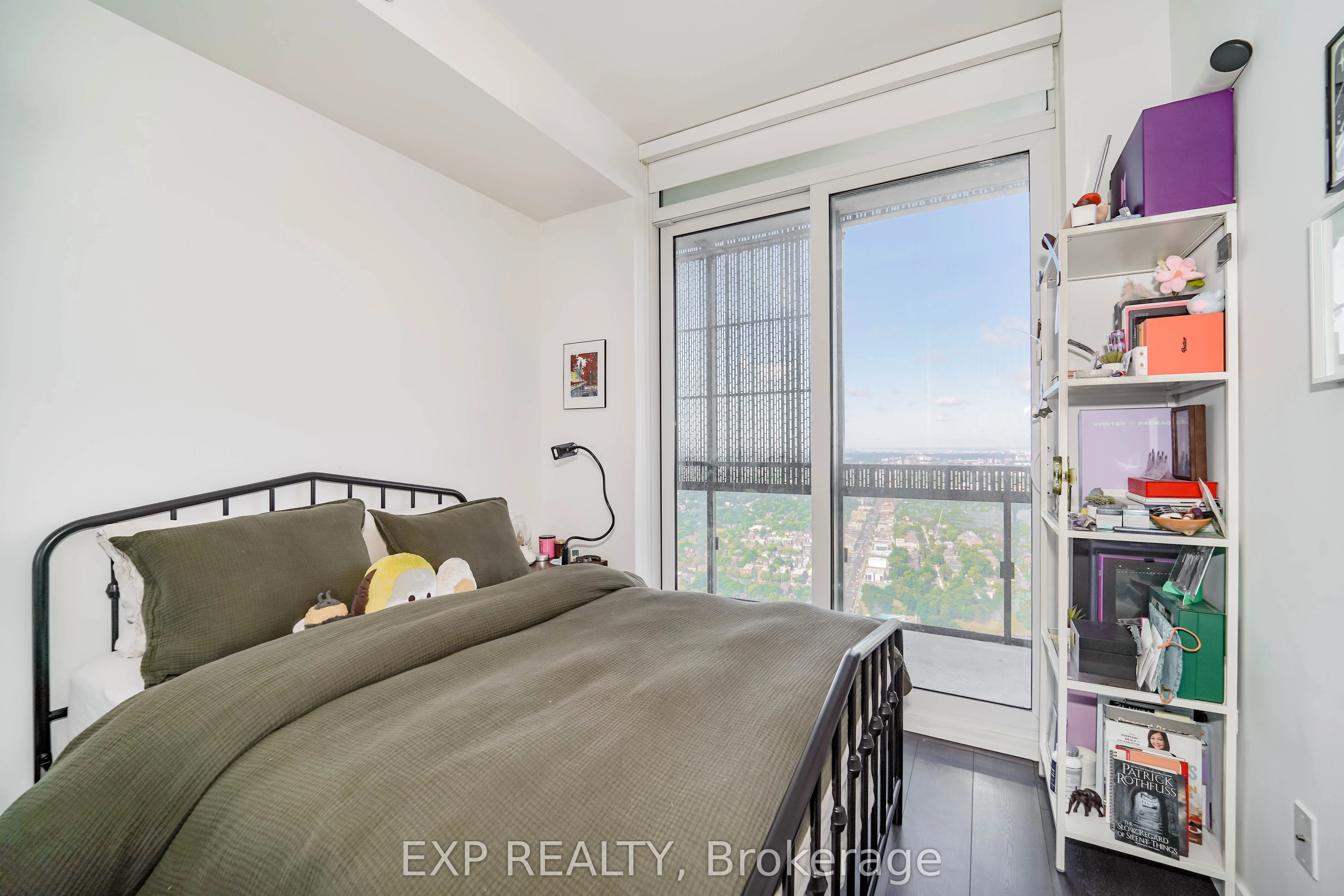 8 Eglinton Avenue E, #5505