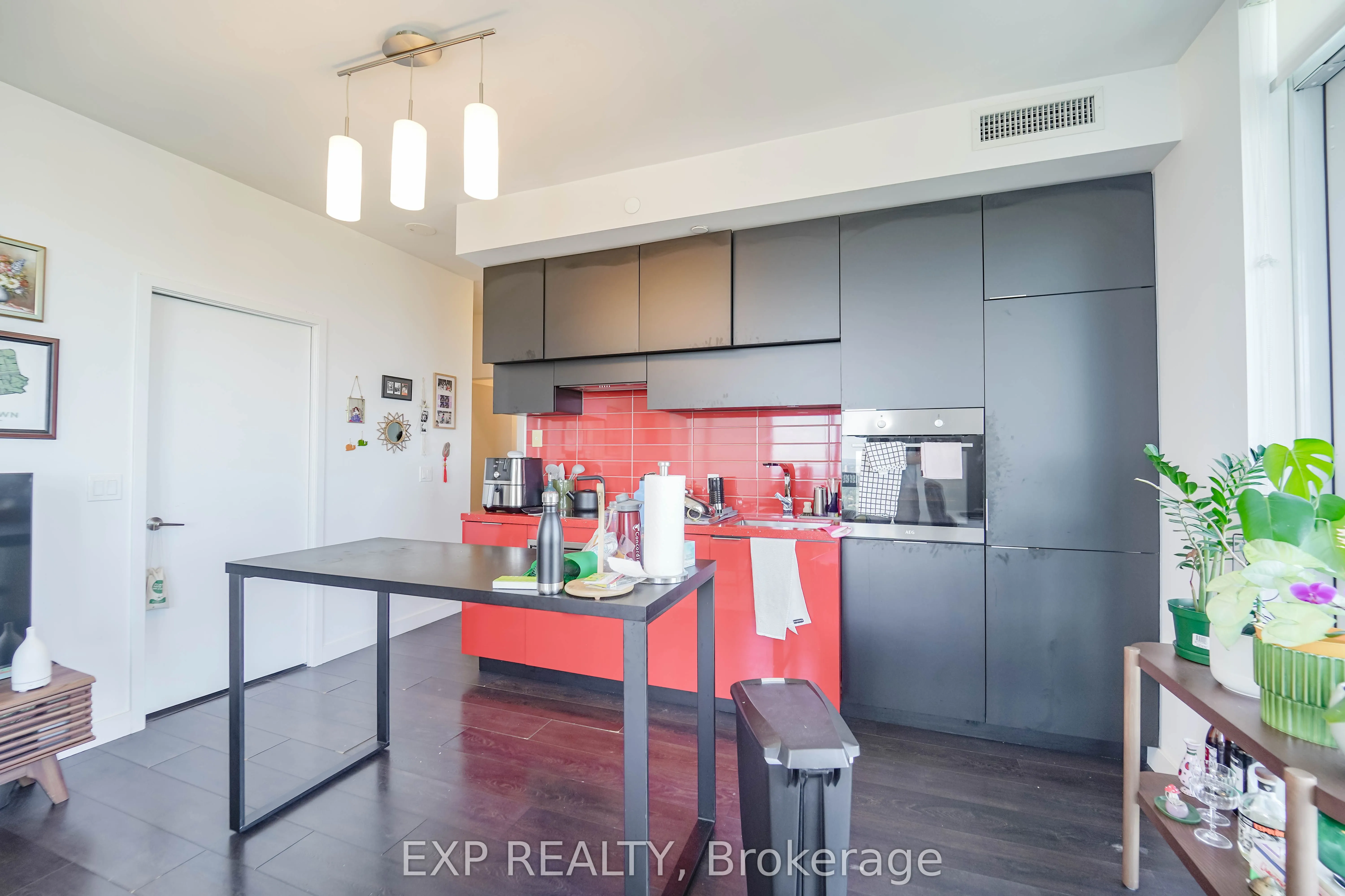 8 Eglinton Avenue E, #5505