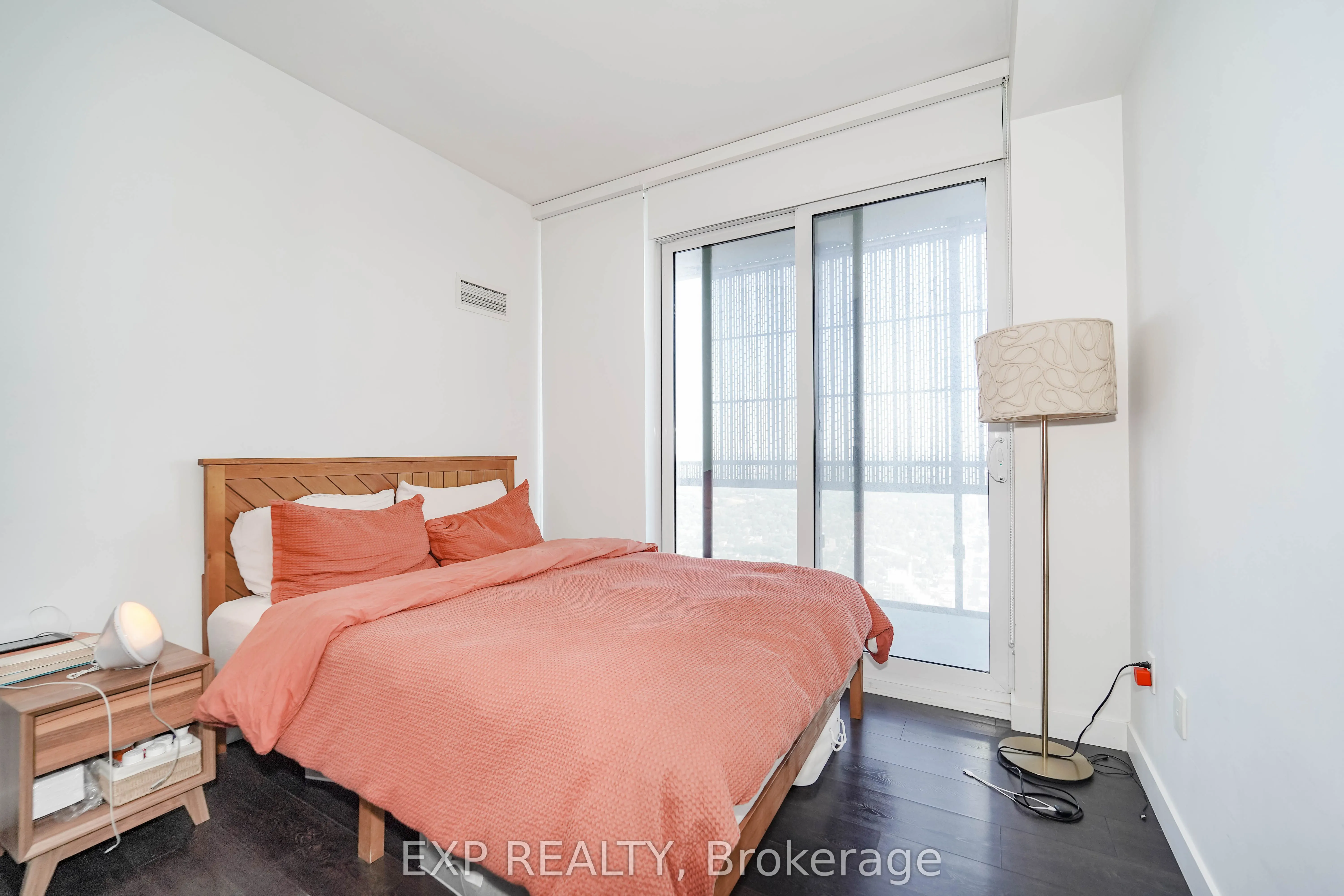 8 Eglinton Avenue E, #5505