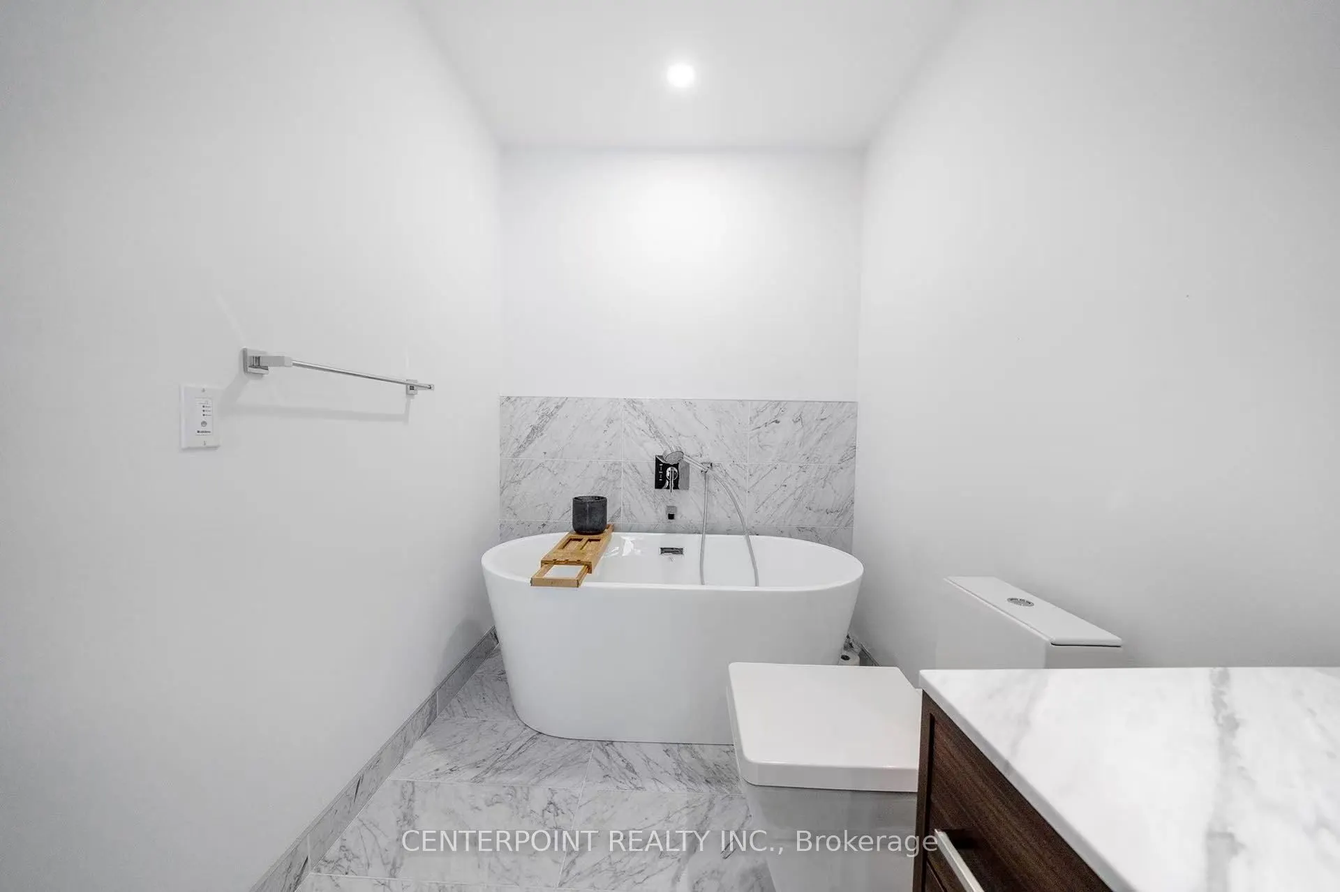 488 University Avenue, #2808