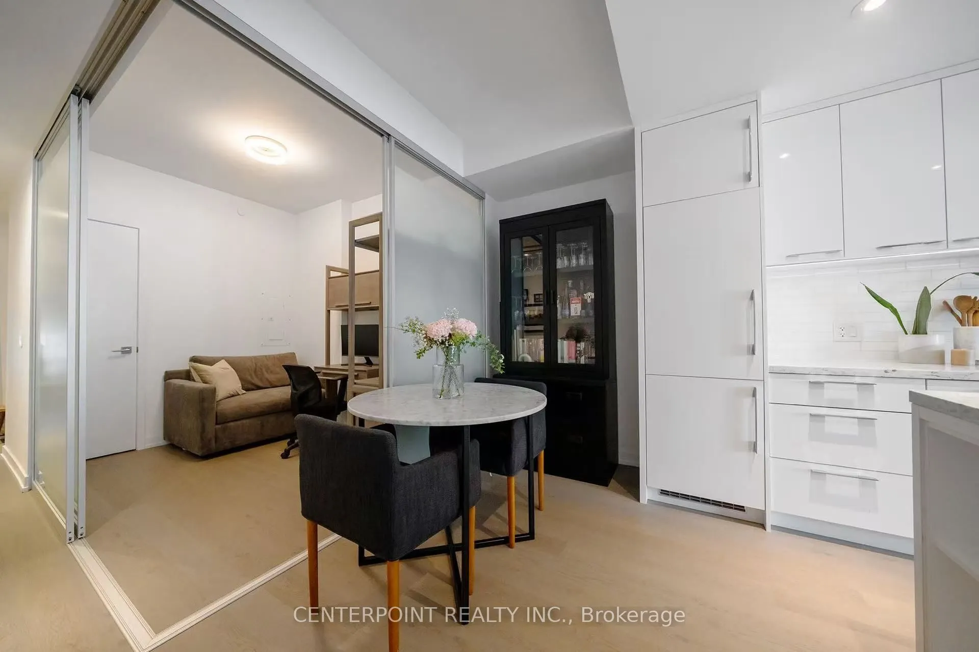 488 University Avenue, #2808