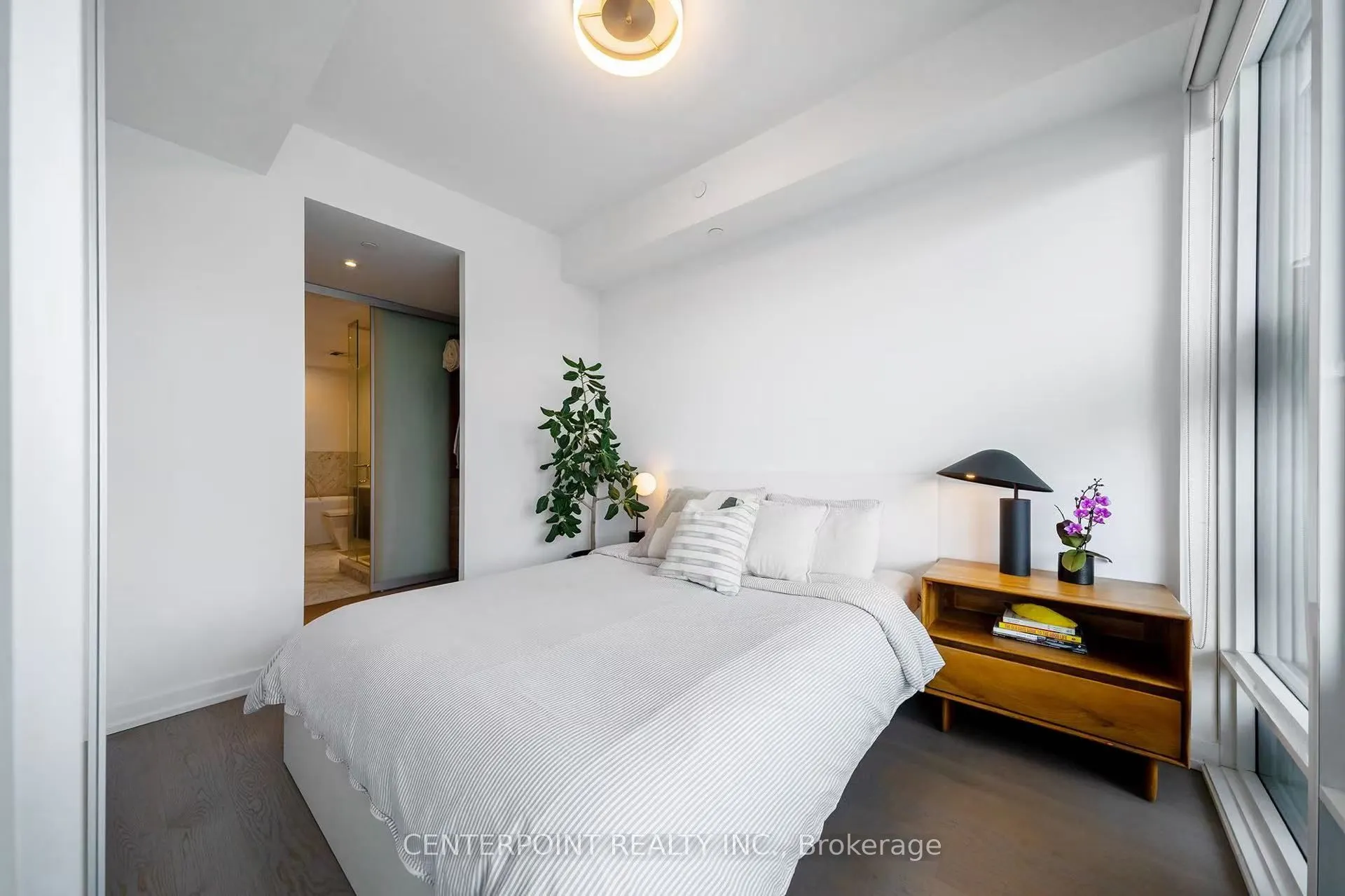 488 University Avenue, #2808