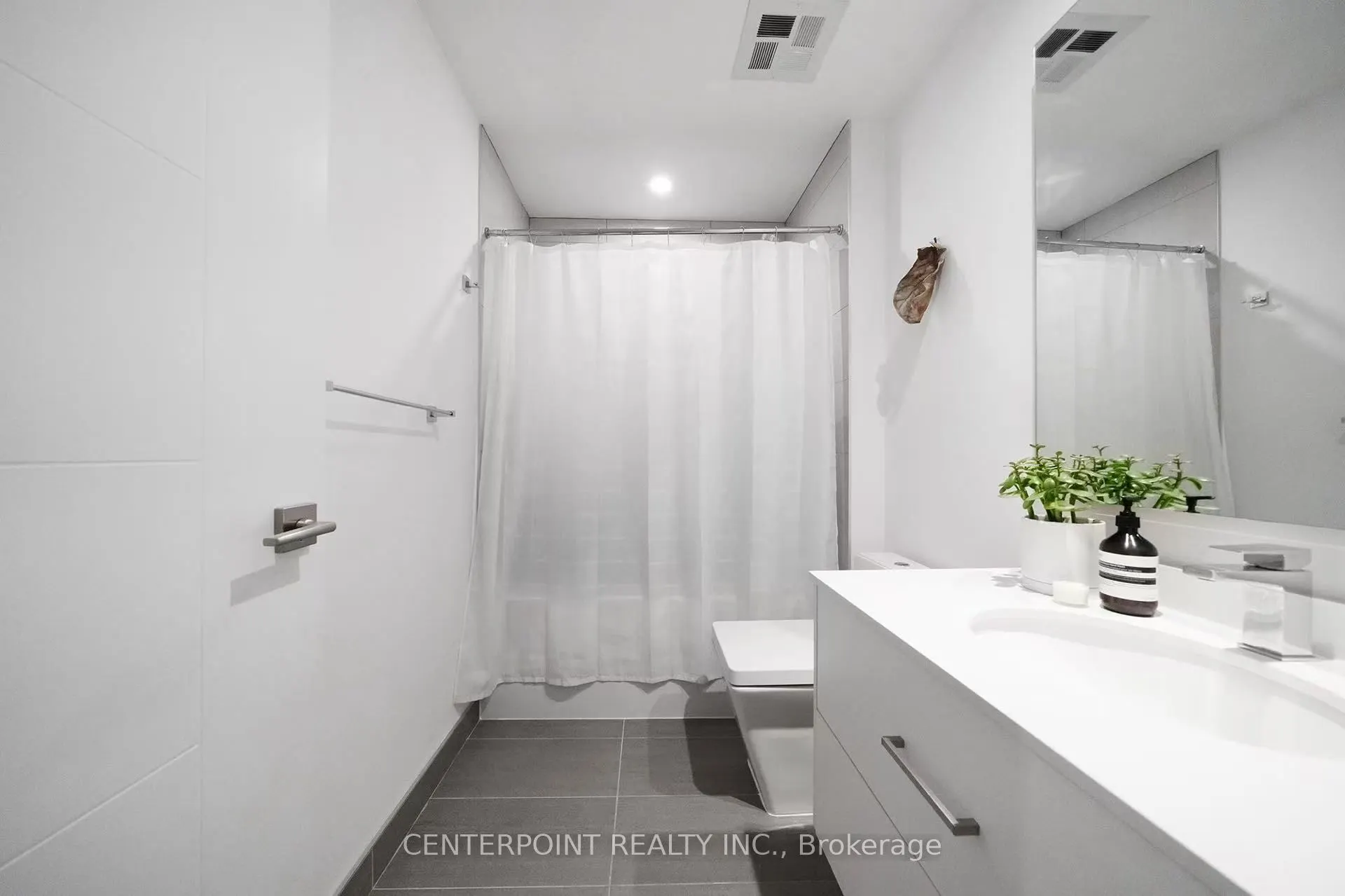 488 University Avenue, #2808