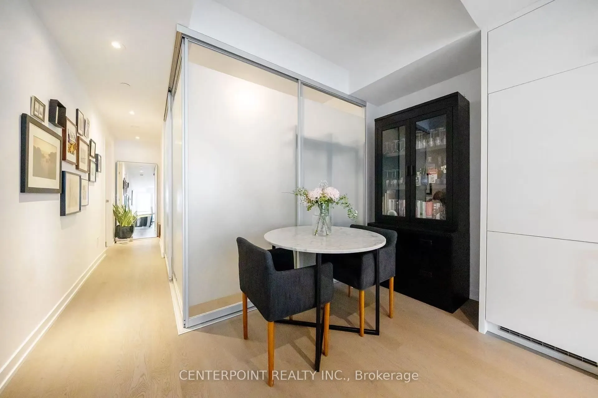 488 University Avenue, #2808