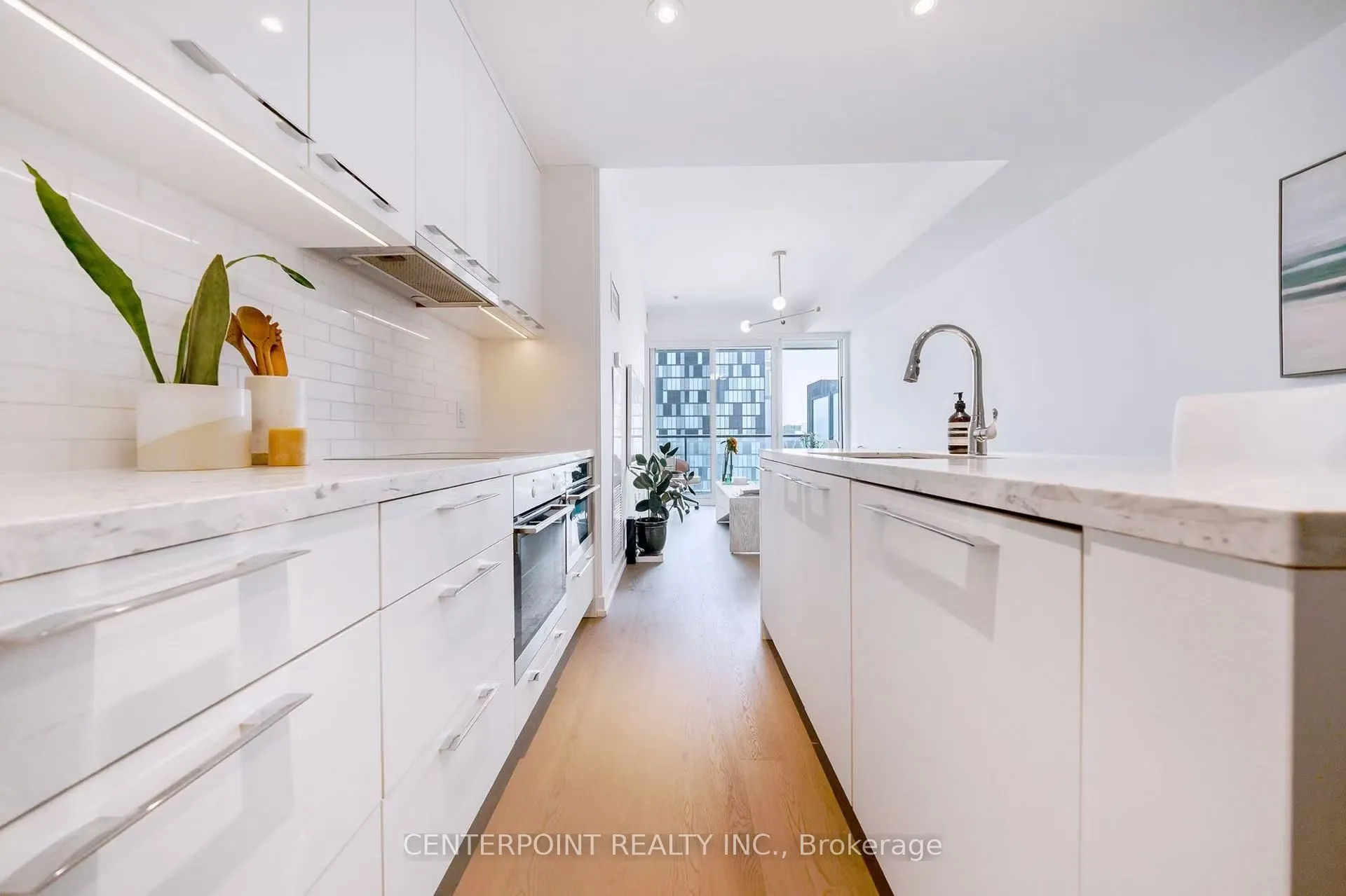 488 University Avenue, #2808