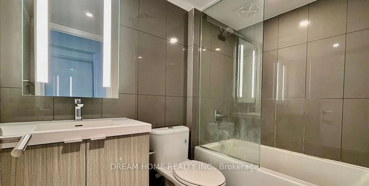 585 Bloor Street E #1622