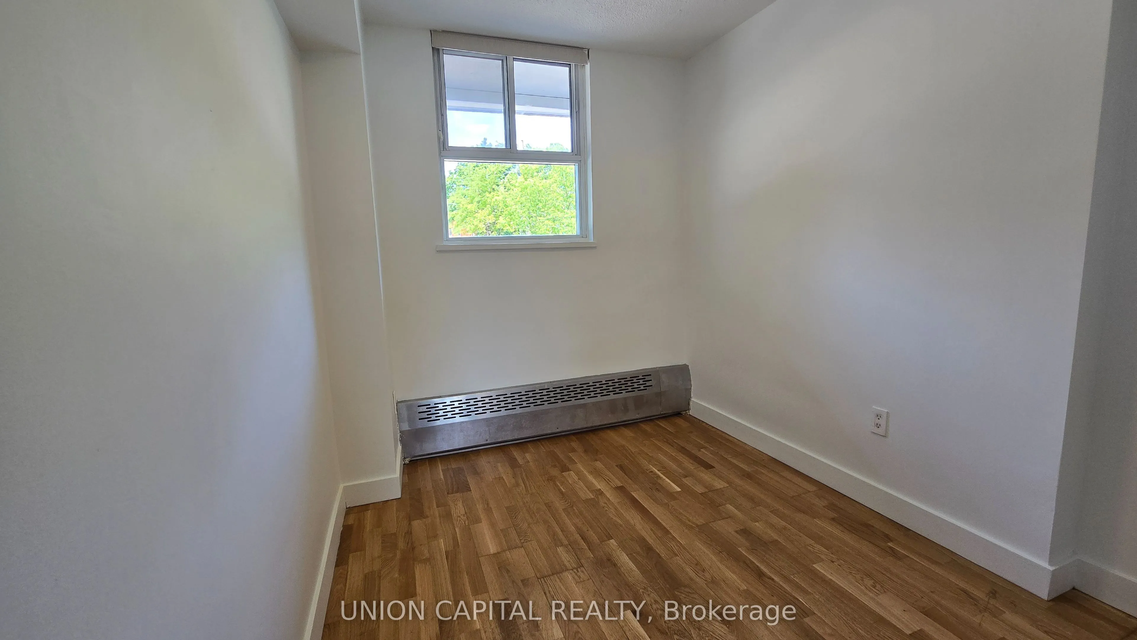 230 Oak Street, #110
