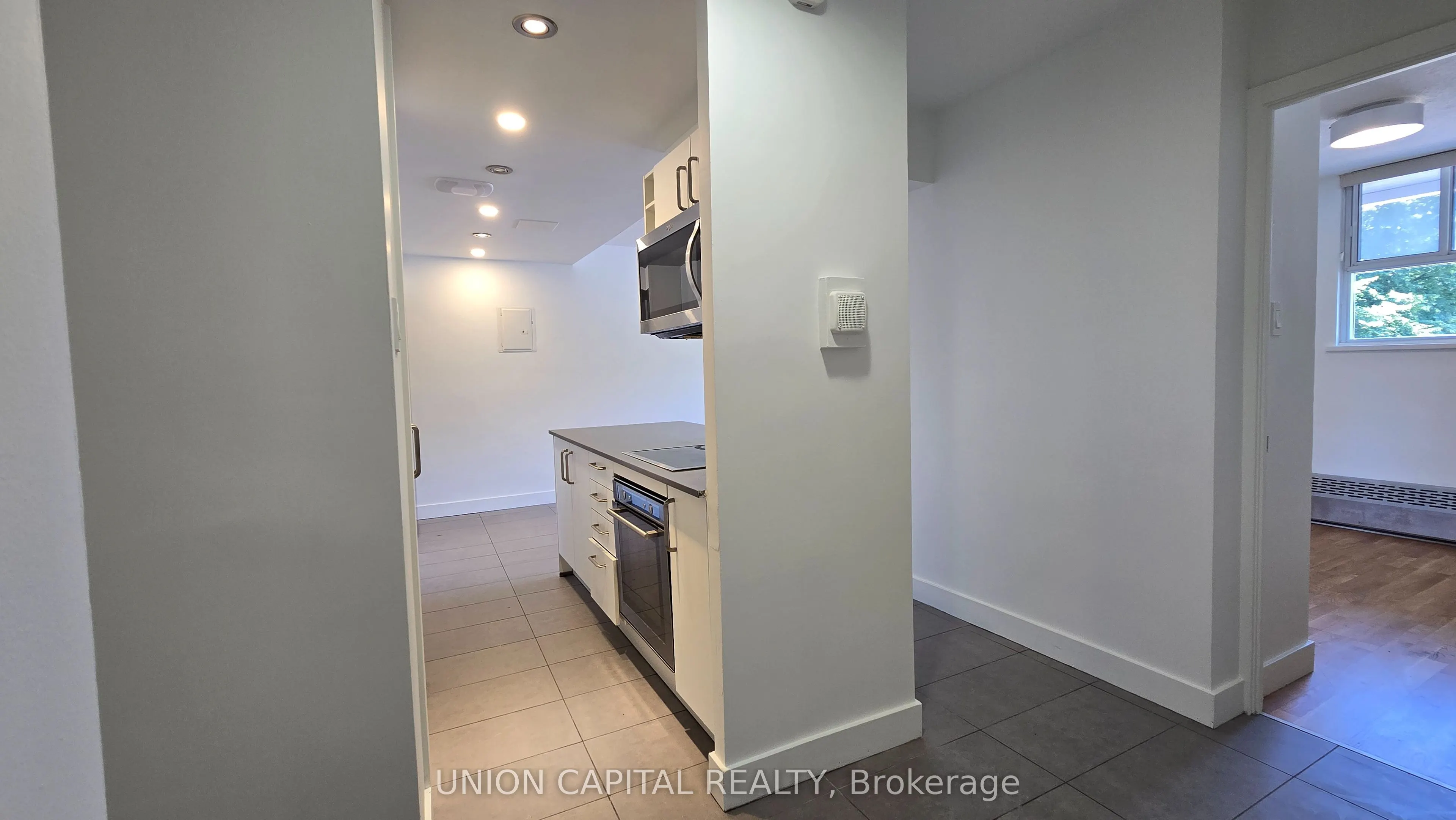 230 Oak Street, #110