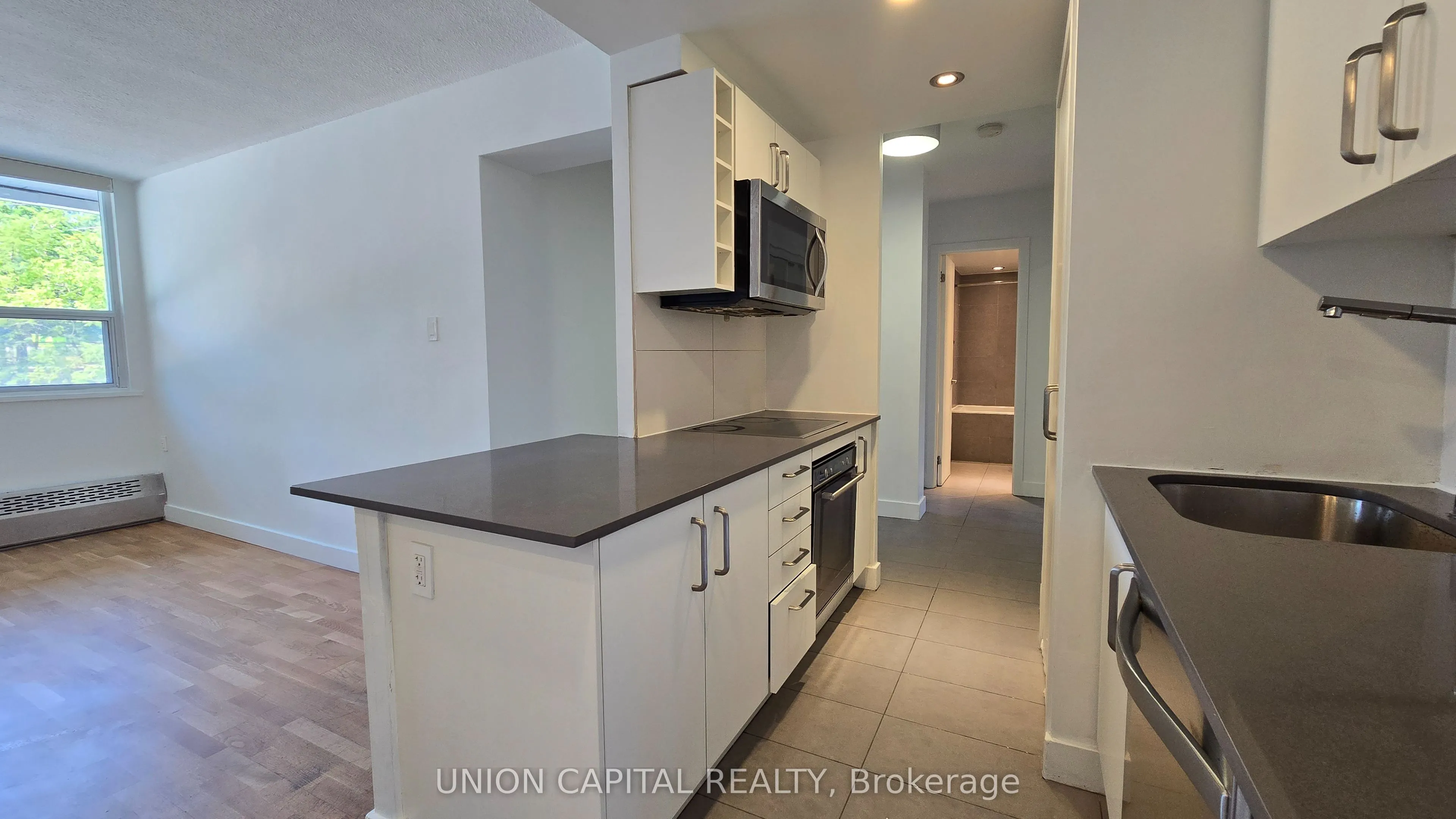 230 Oak Street, #110
