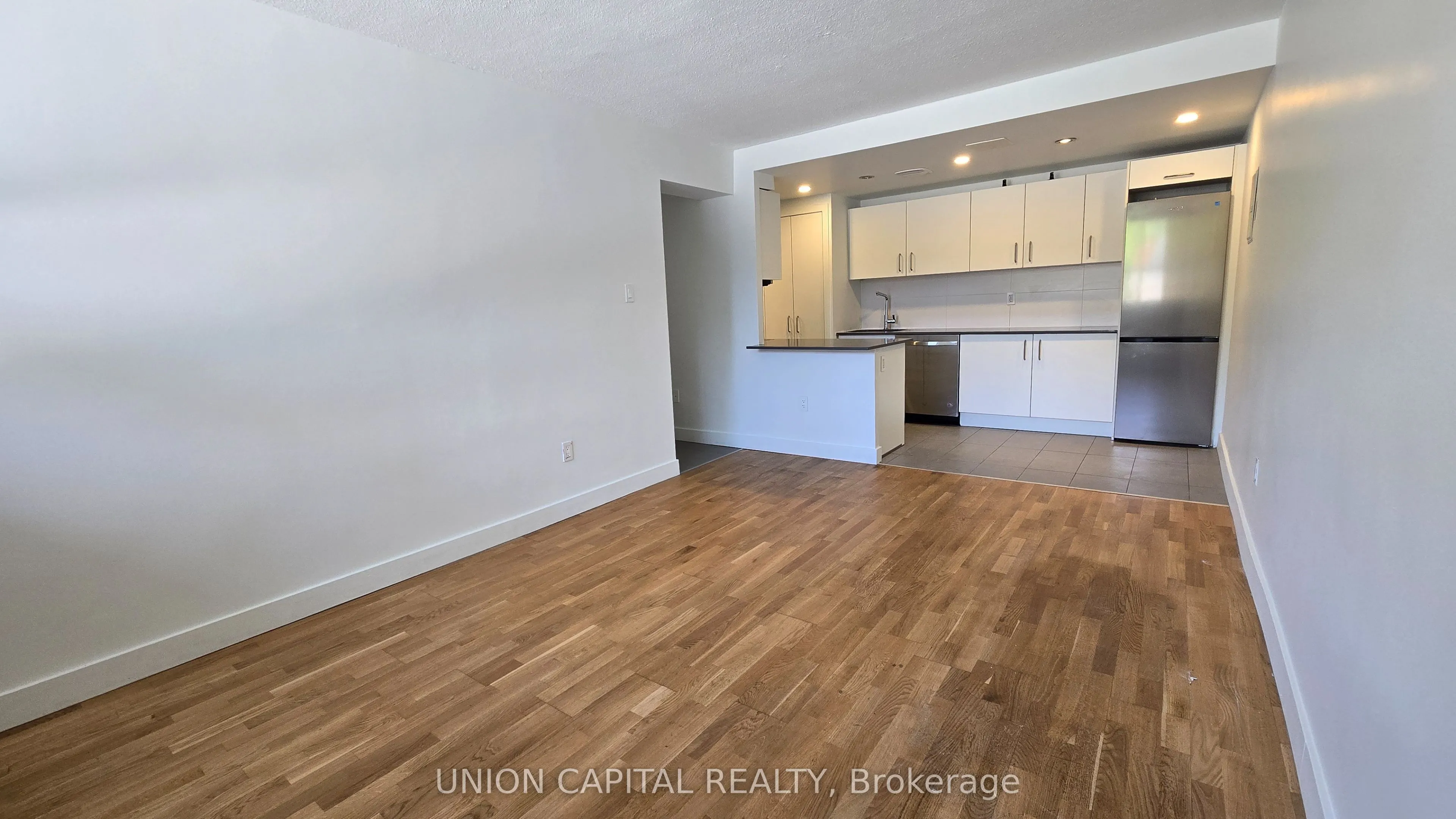 230 Oak Street, #110