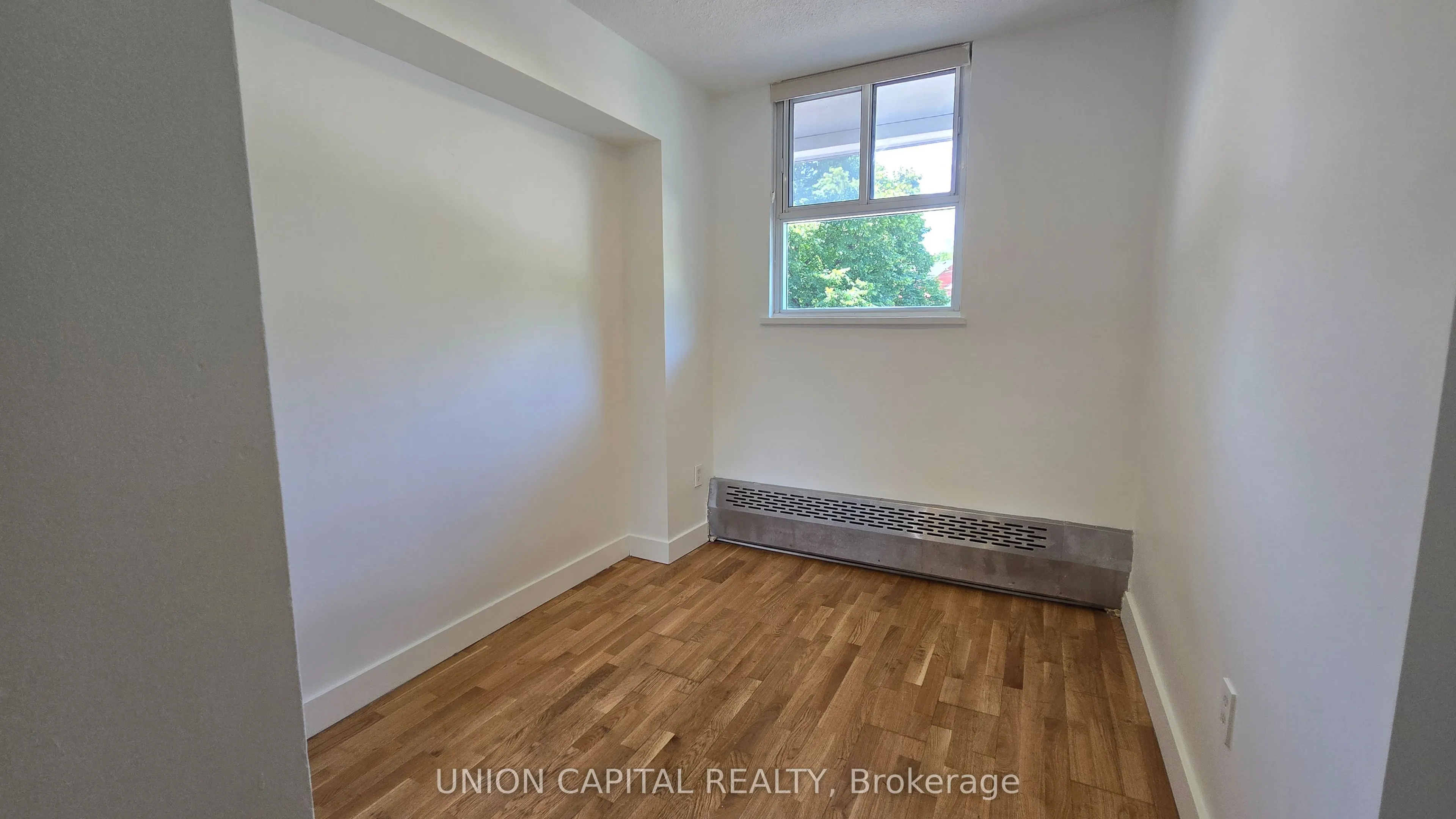 230 Oak Street, #110