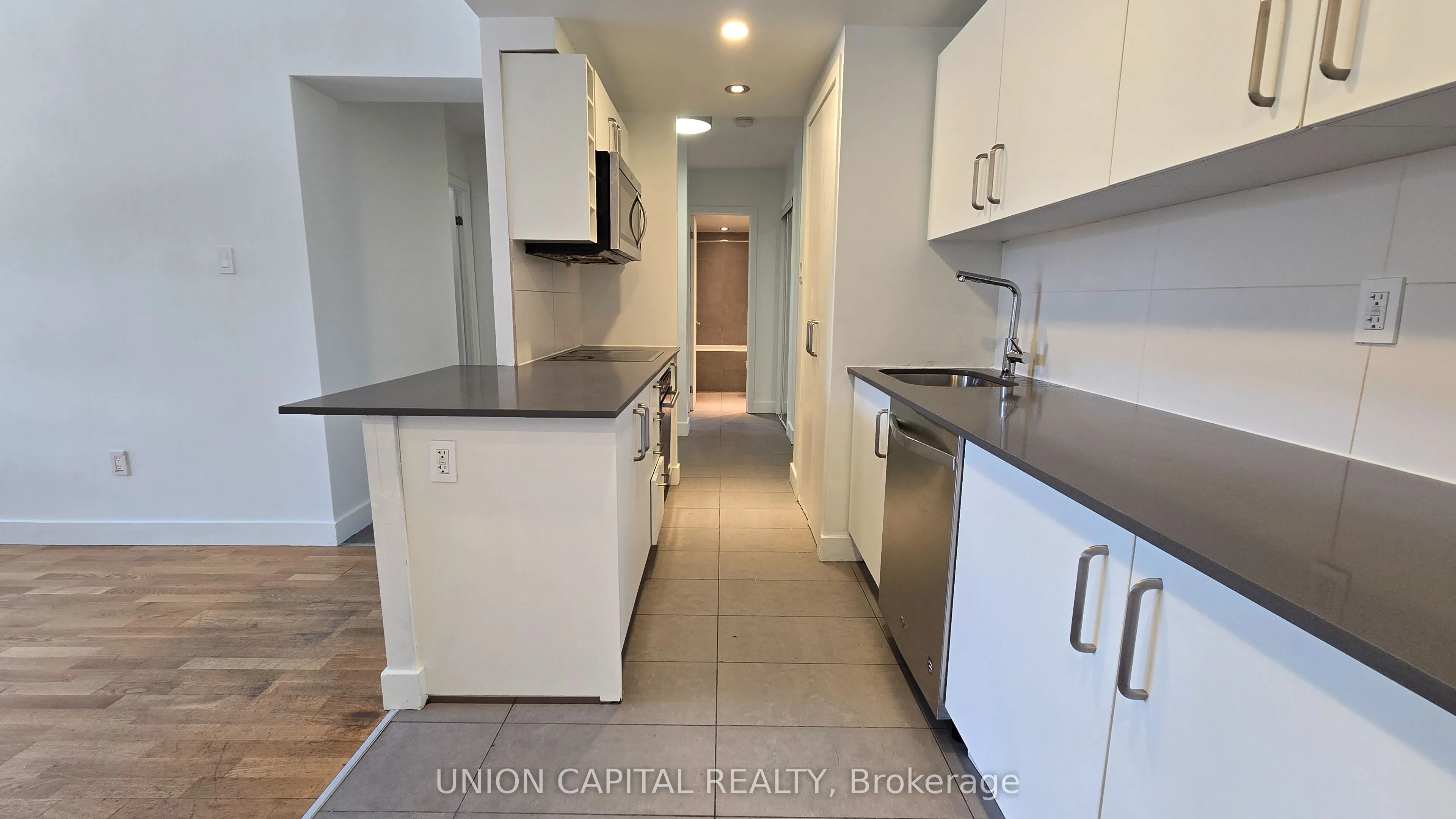230 Oak Street, #110