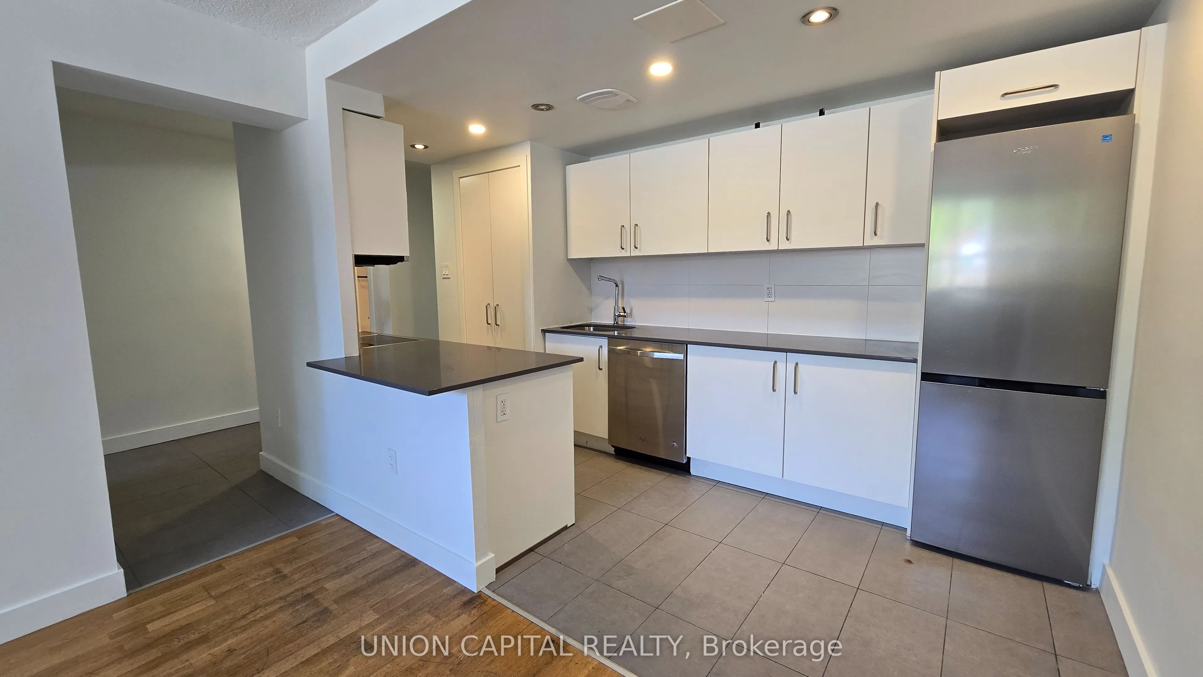 230 Oak Street, #110