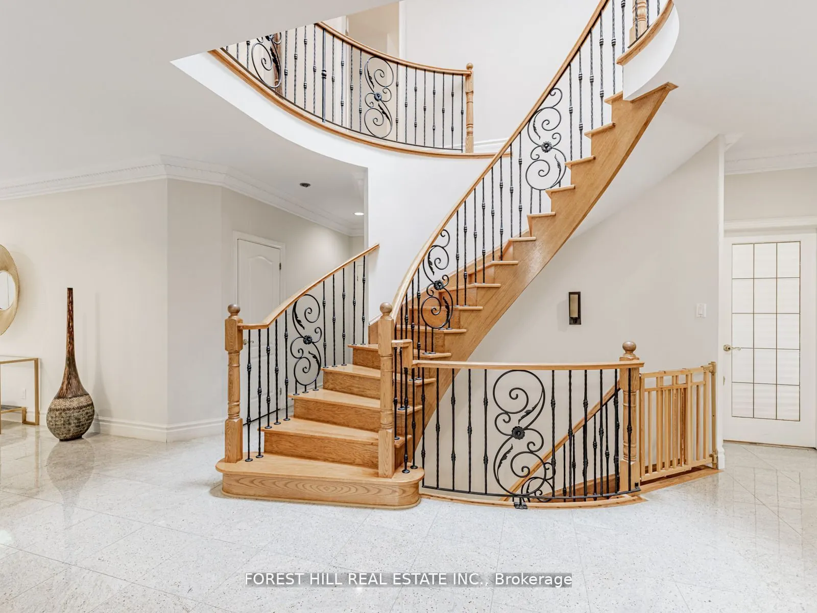 211 Byng Avenue