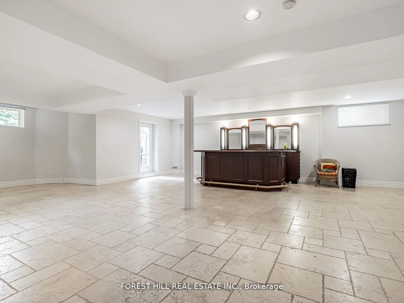 211 Byng Avenue