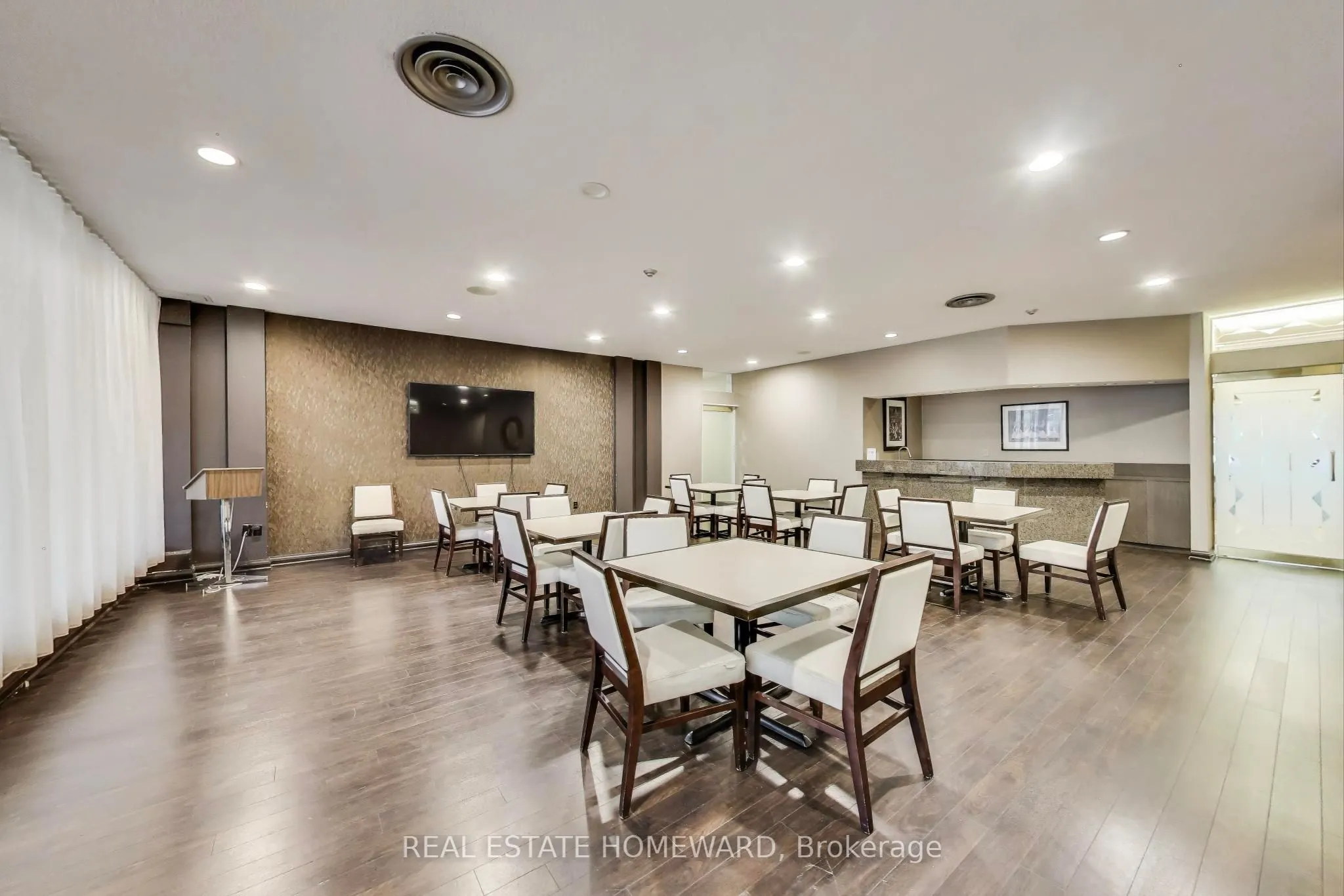 130 Carlton Street, #804