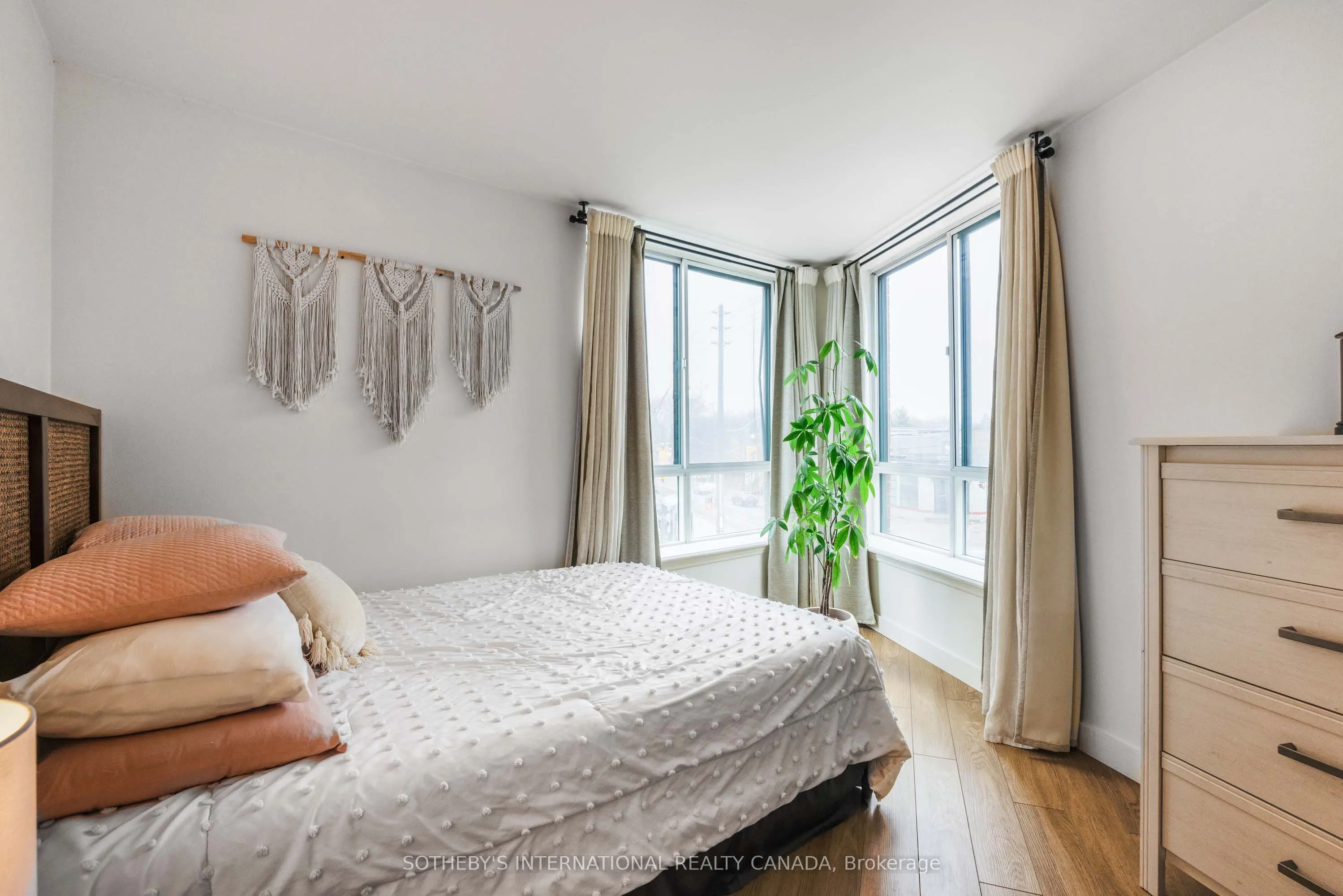 801 King Street W, #213