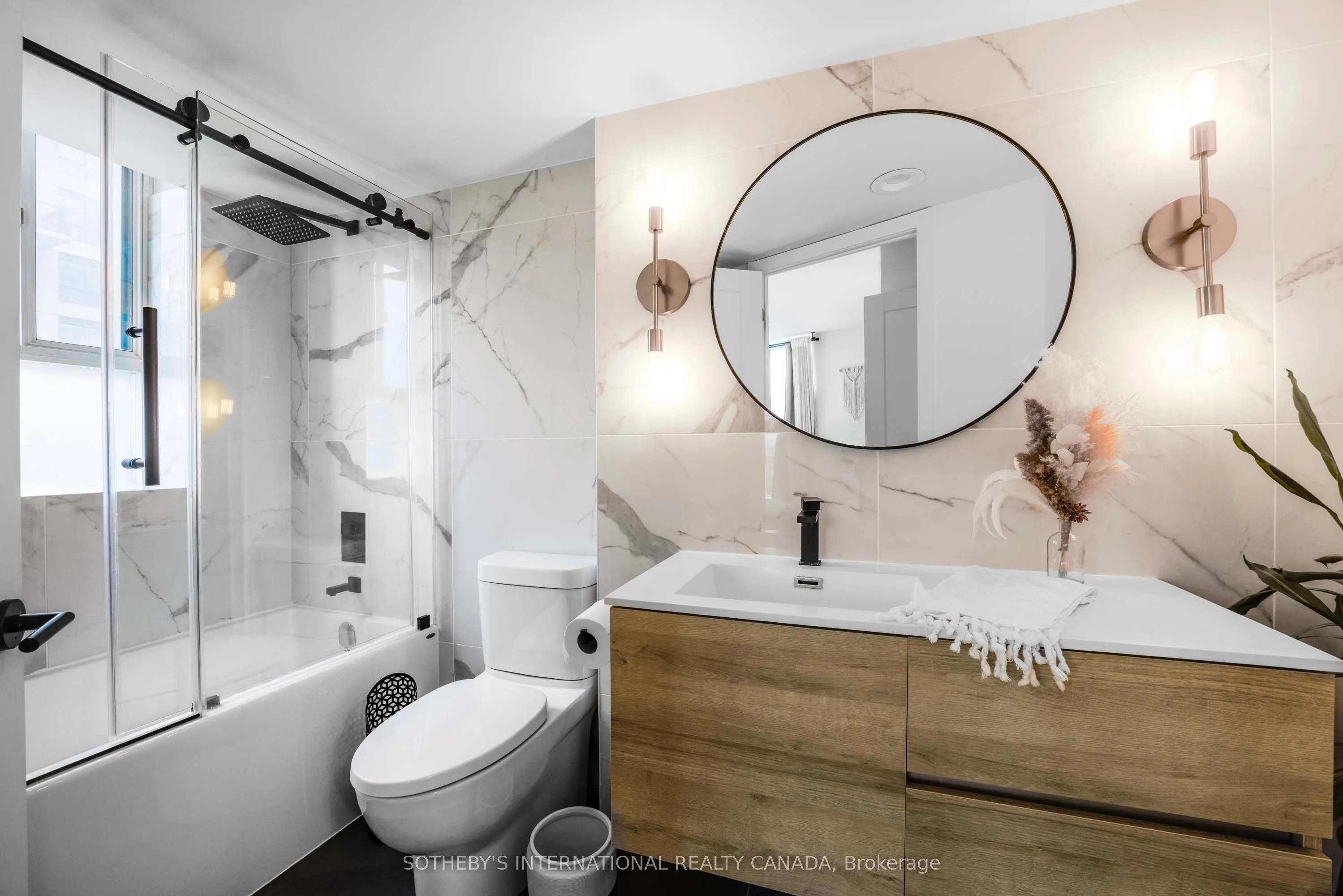 801 King Street W, #213